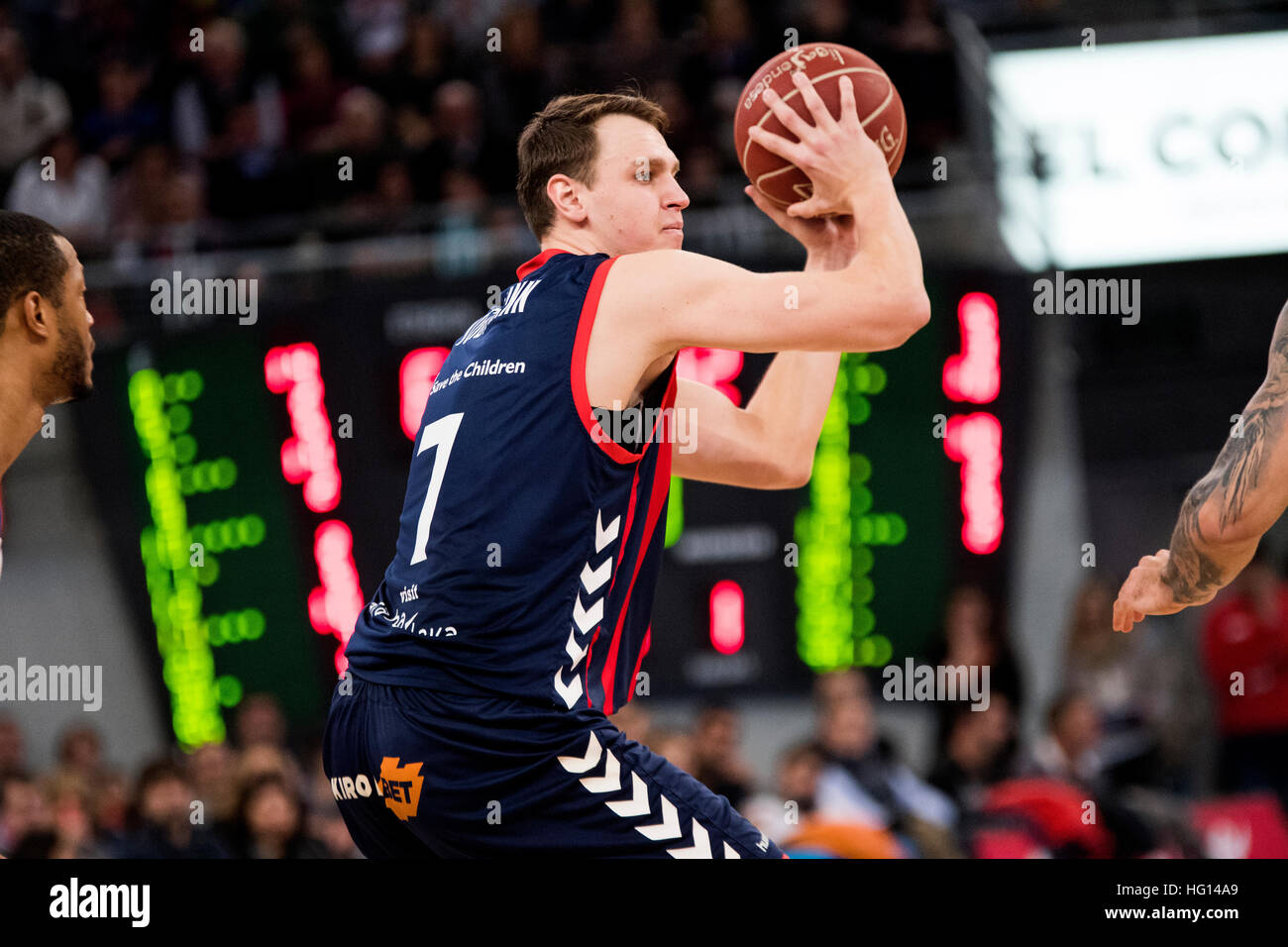 Vitoria, Espagne. 3 janvier, 2017. Johannes Voigtmann (Baskonia) en action au cours de la saison de basket-ball match 2016/2017 de ligue espagnole 'Liga ACB Saski Baskonia' entre le Real Madrid et à Fernando Buesa Arena Center le 3 janvier, 2017 à Vitoria, Espagne. ©david Gato/Alamy Live News Banque D'Images