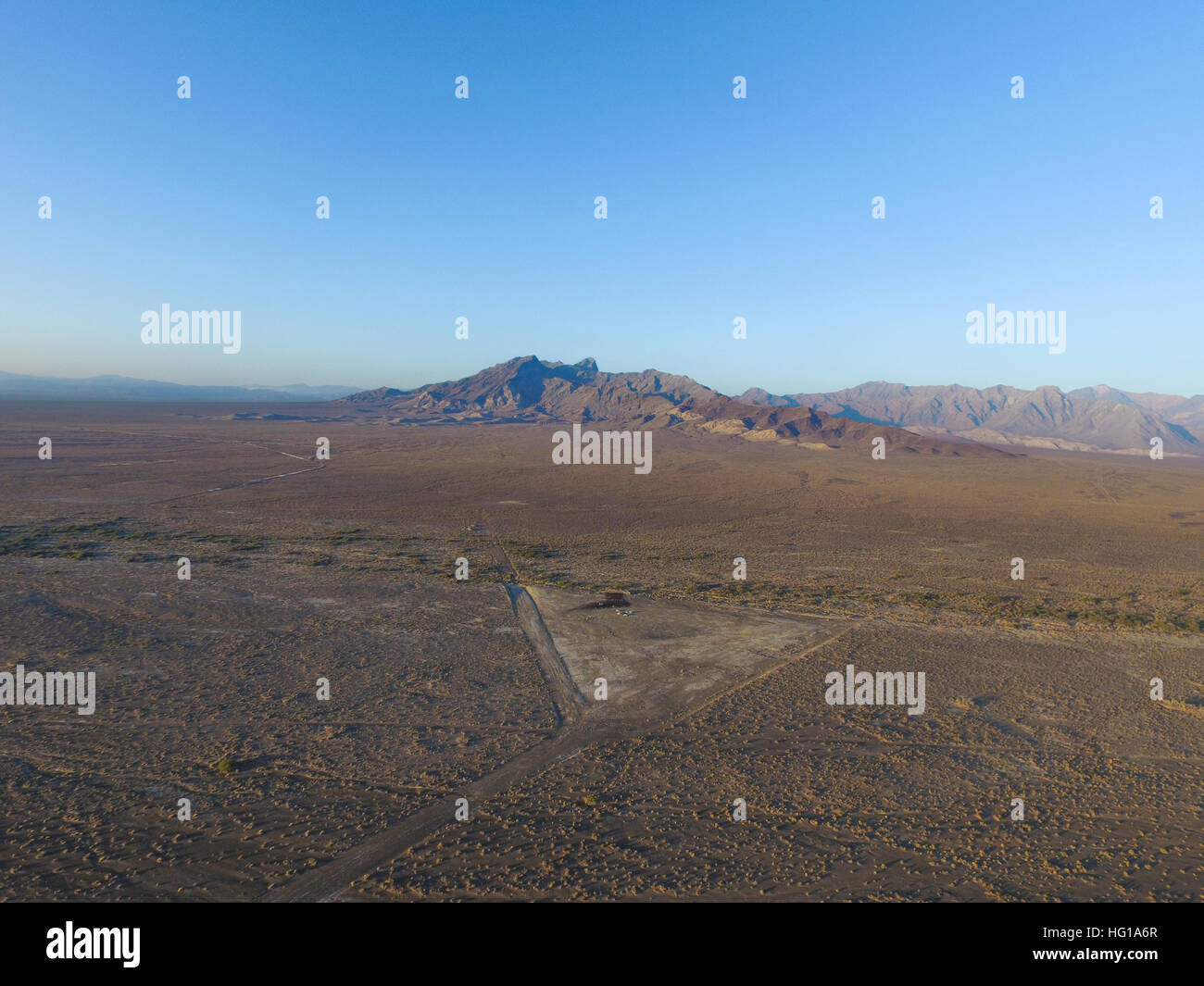 Pic de l'antenne de l'enterrement des montagnes, juste à l'extérieur de la vallée de la mort, en Californie Banque D'Images