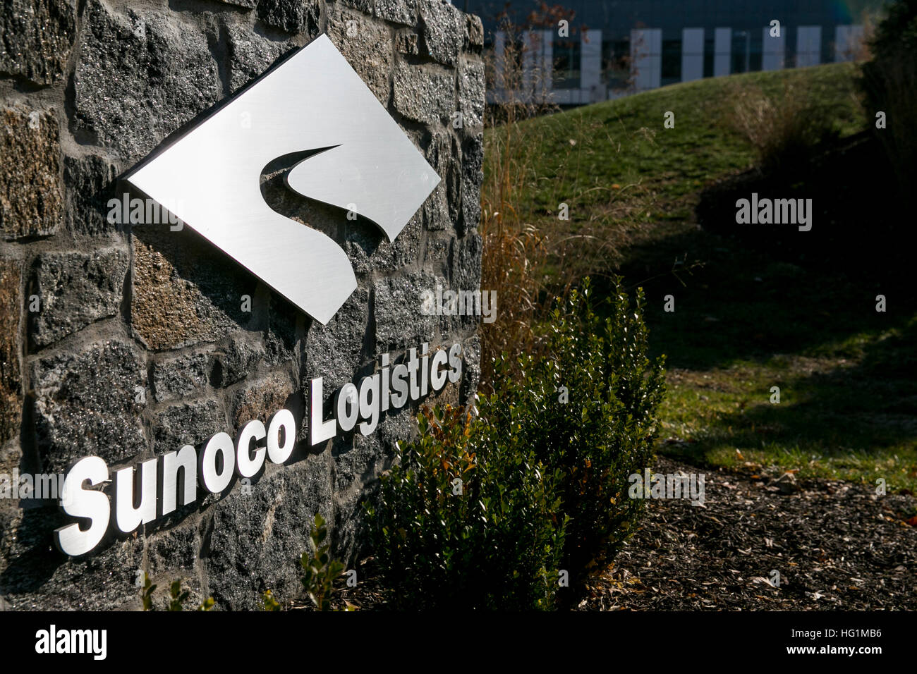 Un logo affiche à l'extérieur d'un établissement occupé par Sunoco Logistics Partners LP, à Newtown Square, Pennsylvanie le 10 décembre 2016. Banque D'Images