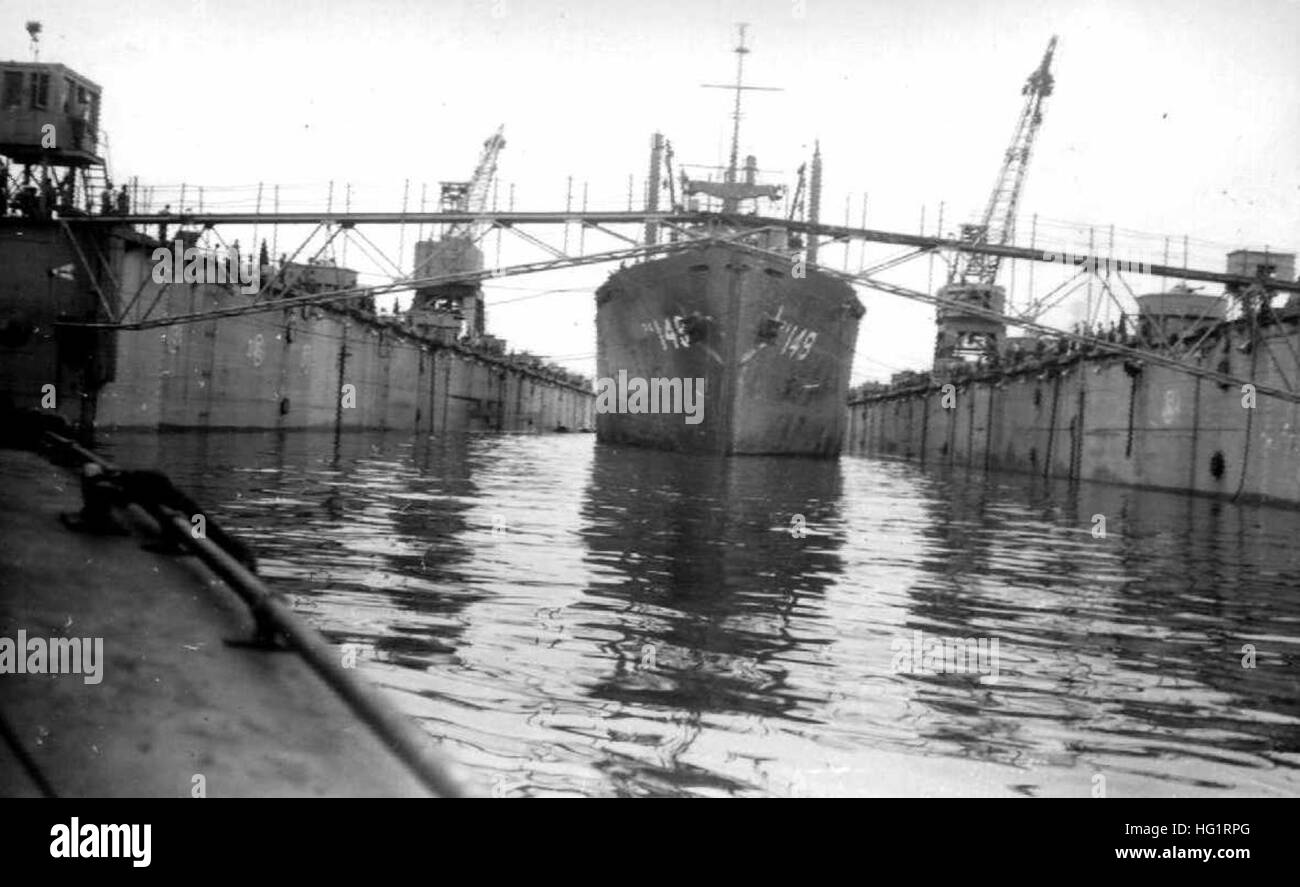 USS-Audubon ABSD-NO5-variable-dry-dock-Guiuan-Samar Aug-1945 Banque D'Images