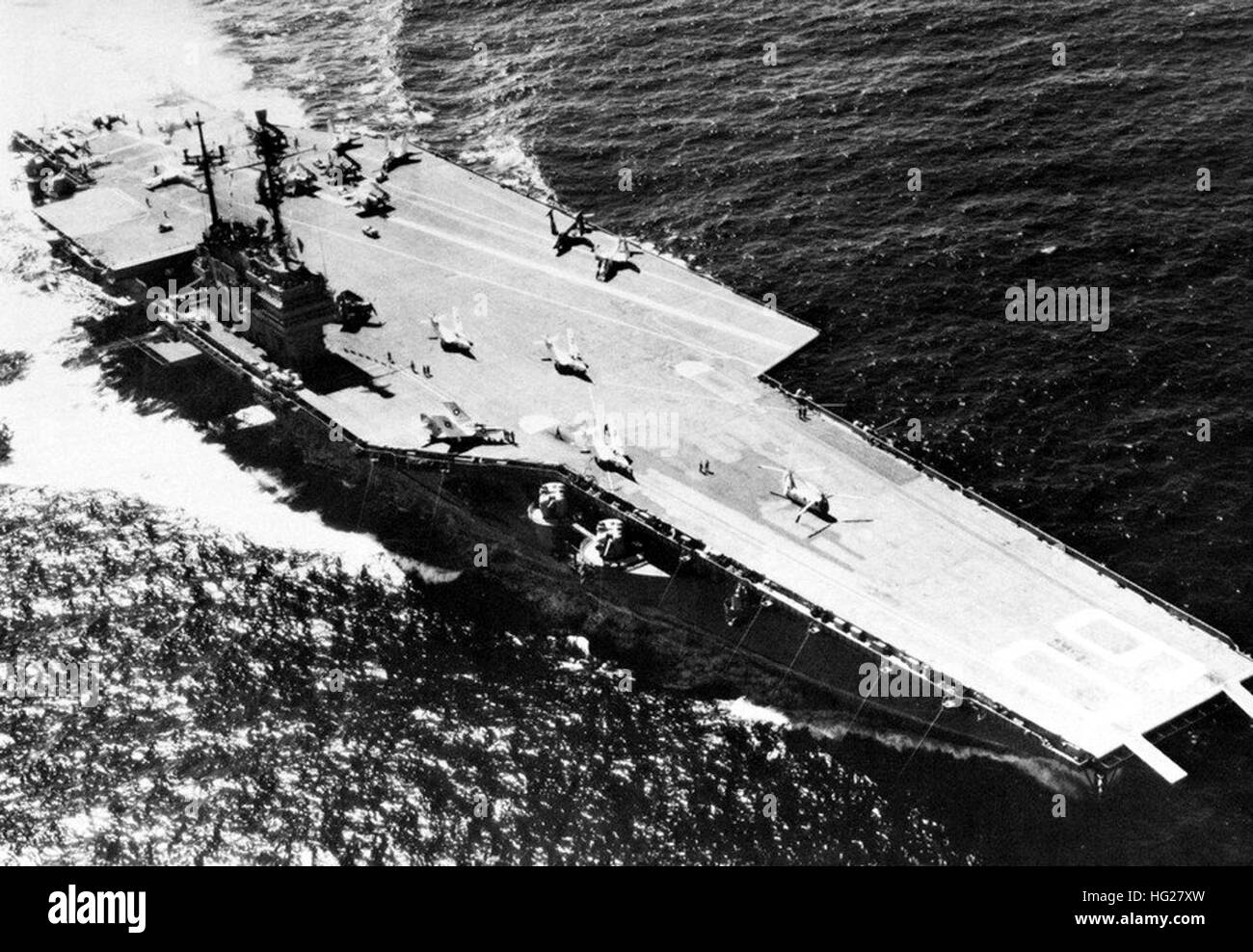 USS Saratoga (CVA-60) en cours en septembre 1956 Banque D'Images
