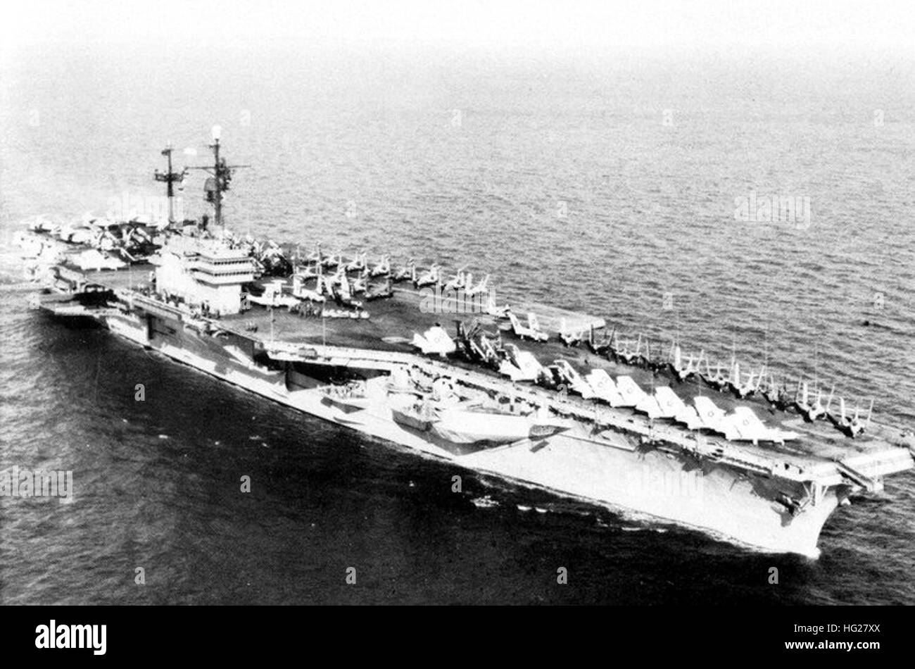 USS Saratoga (CVA-60) en cours en 1956 Banque D'Images