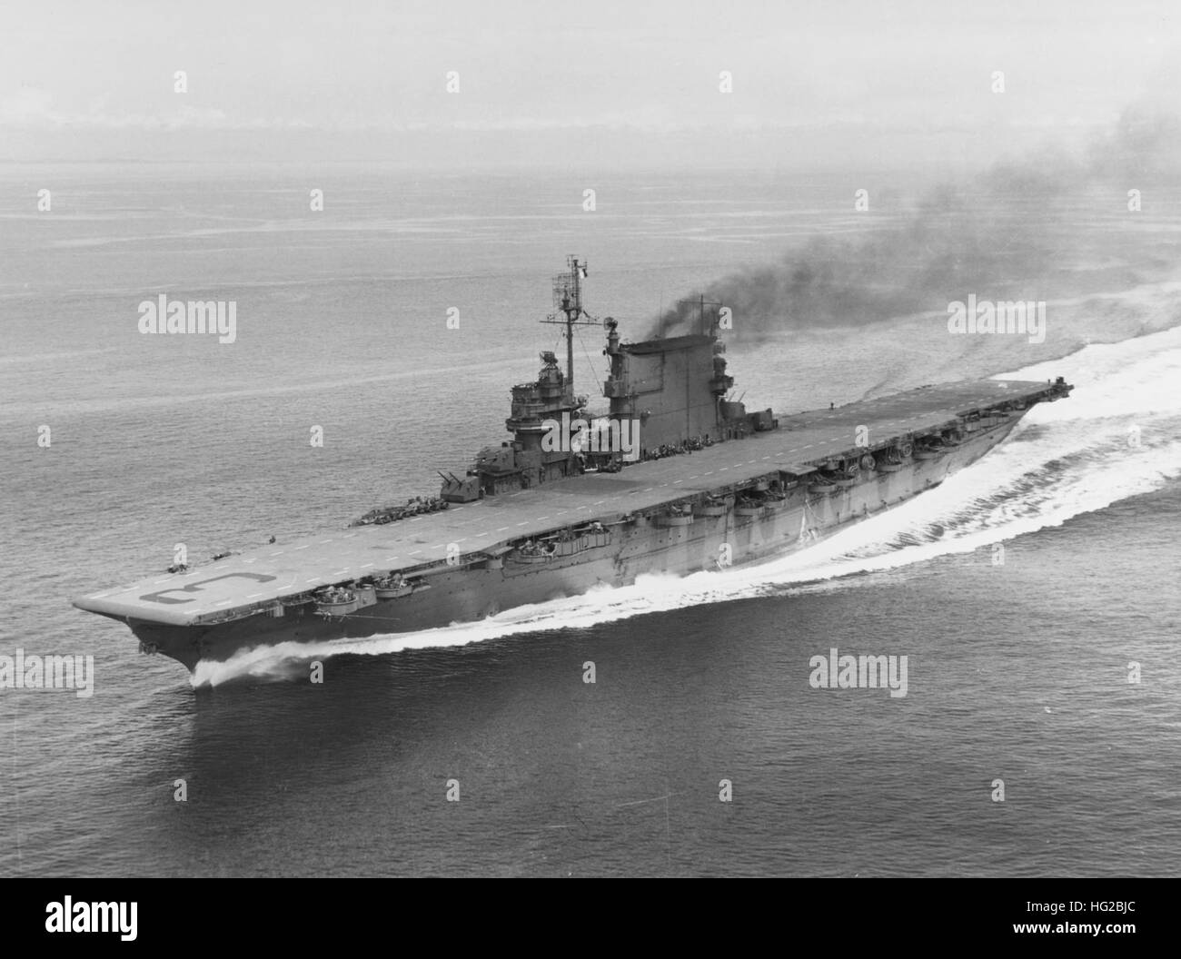 USS Saratoga (CV-3) en cours, mai 1945 Banque D'Images