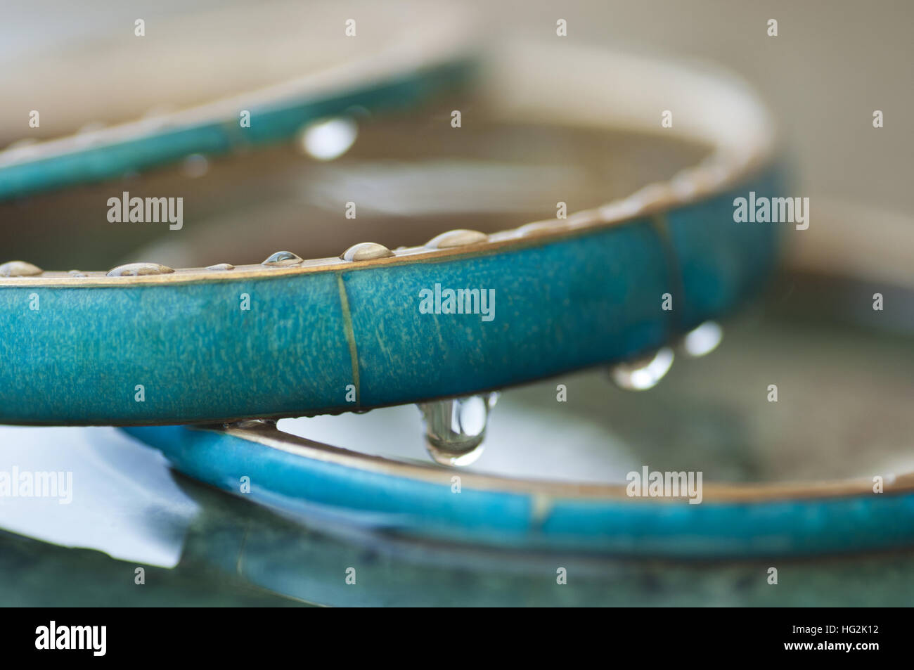 Close up de bangles dans la pluie Banque D'Images