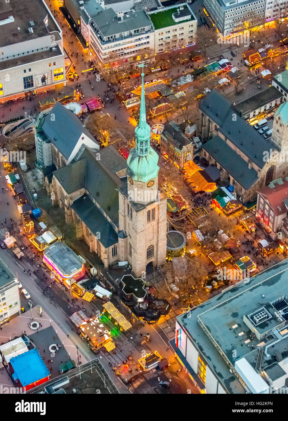 Photo aérienne, marché de Noël à l'église Reinoldi, Ev. Paroisse Saint Mary, Dortmund, Ruhr aeria, Rhénanie du Nord-Westphalie, Banque D'Images