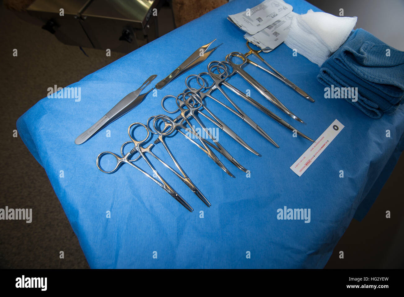 Instruments chirurgicaux en salle d'opération, USA Banque D'Images