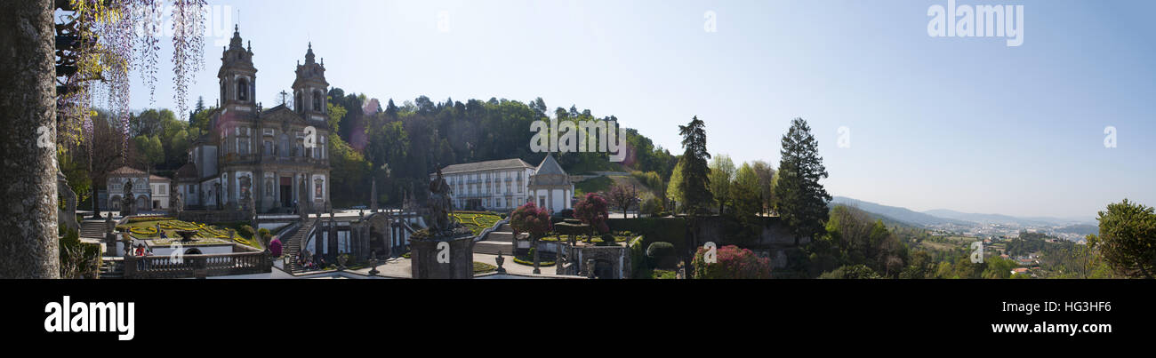 Le nord du Portugal, de l'Europe : les jardins et l'église de Bom Jesus do Monte, le sanctuaire construit en 1722 dans Tenões, à l'extérieur de la ville de Braga Banque D'Images