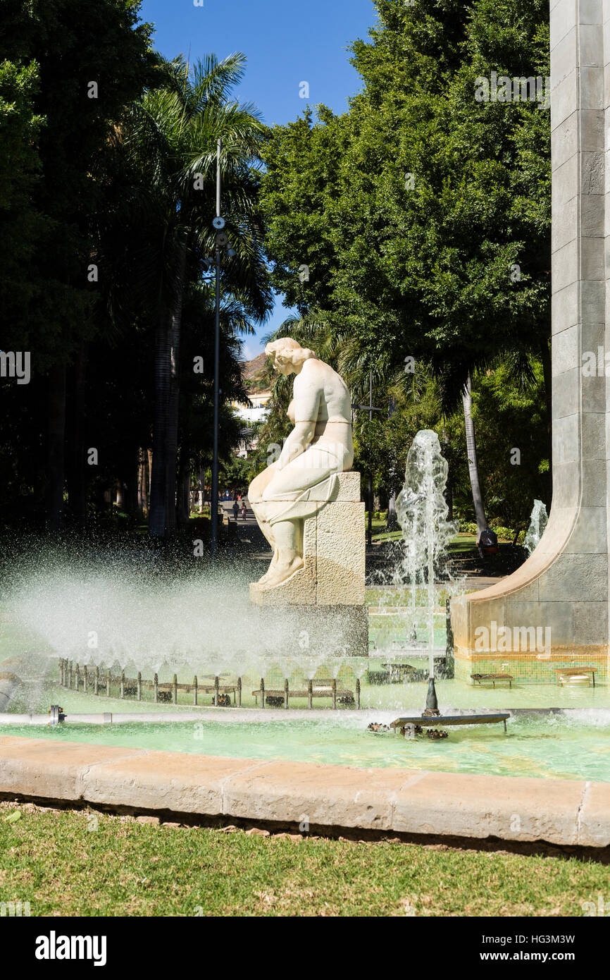 Statue fontaine et monument à la Parque García Sanabria, Santa Cruz de Tenerife, Îles Canaries Banque D'Images