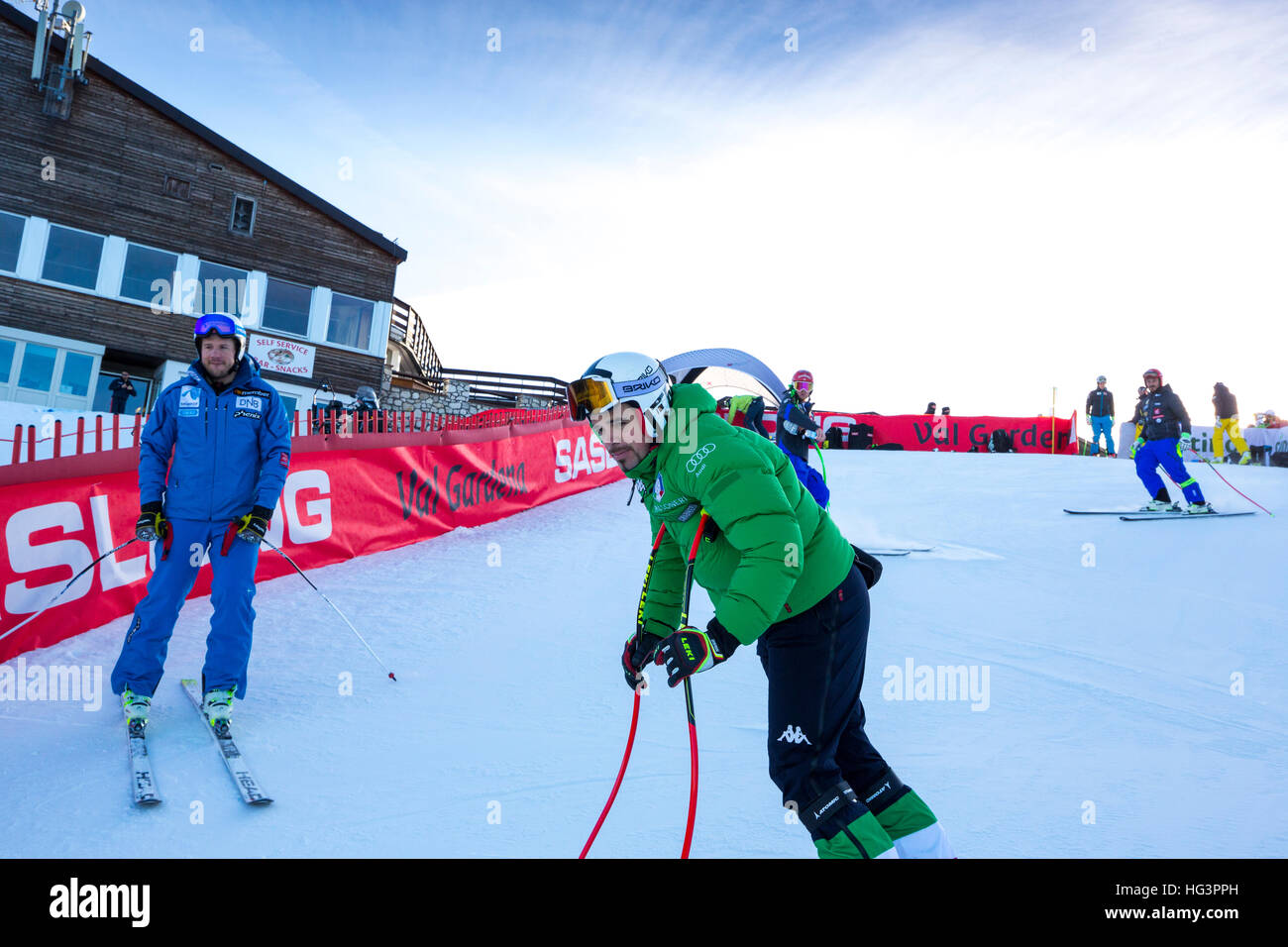 Val Gardena, Italie 17 décembre 2016. Peter Fill de l'Italie pendant la course avant l'inspection de la piste Saslong cap pour l'AUDI FIS Coupe du Monde de Ski Banque D'Images