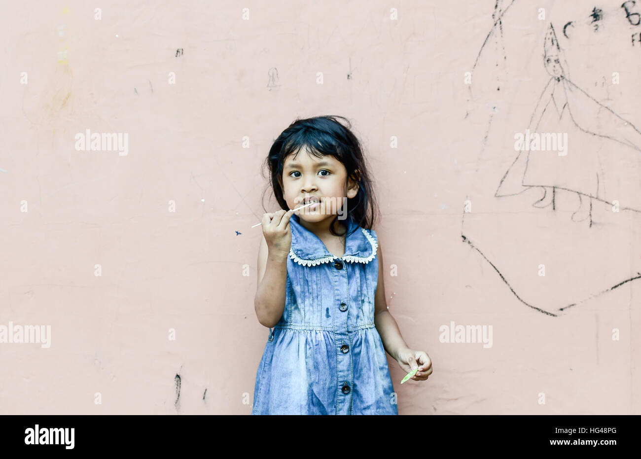 Enfants dans les rues sur le Cambodge Banque D'Images