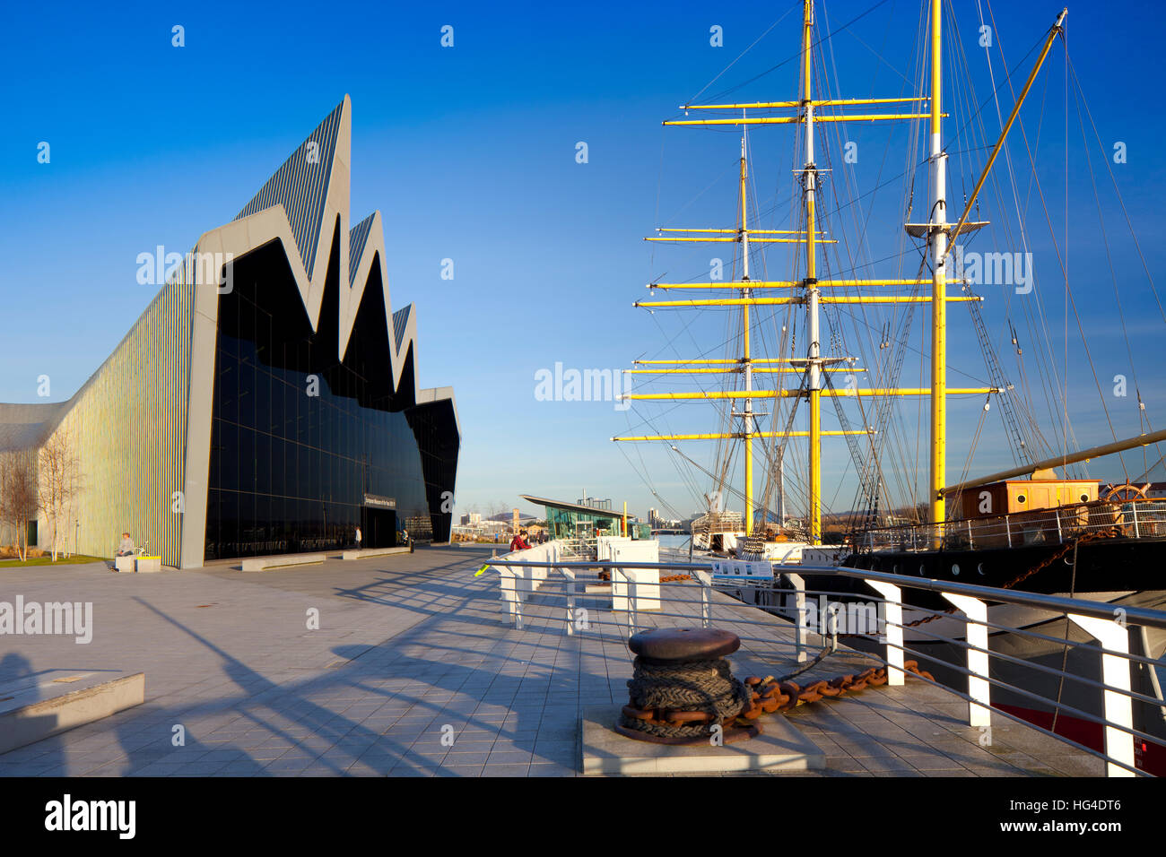 Riverside Museum et le navire amarré Glenlee, Clyde, Glasgow, Ecosse, Royaume-Uni Banque D'Images