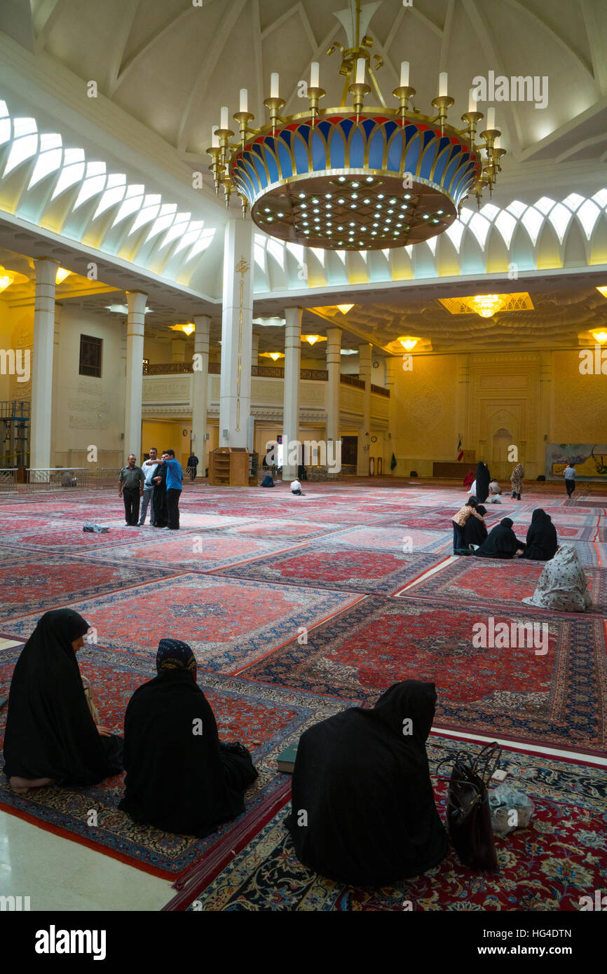 L'intérieur, Aramgah-e Shah-e-Cheragh (mausolée du roi de la lumière), Shiraz, Iran, Moyen-Orient Banque D'Images