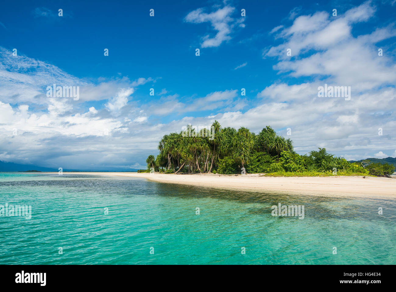 L'eau turquoise et plage de sable blanc, l'Ile Blanche, Buka, Bougainville, en Papouasie-Nouvelle-Guinée, du Pacifique Banque D'Images