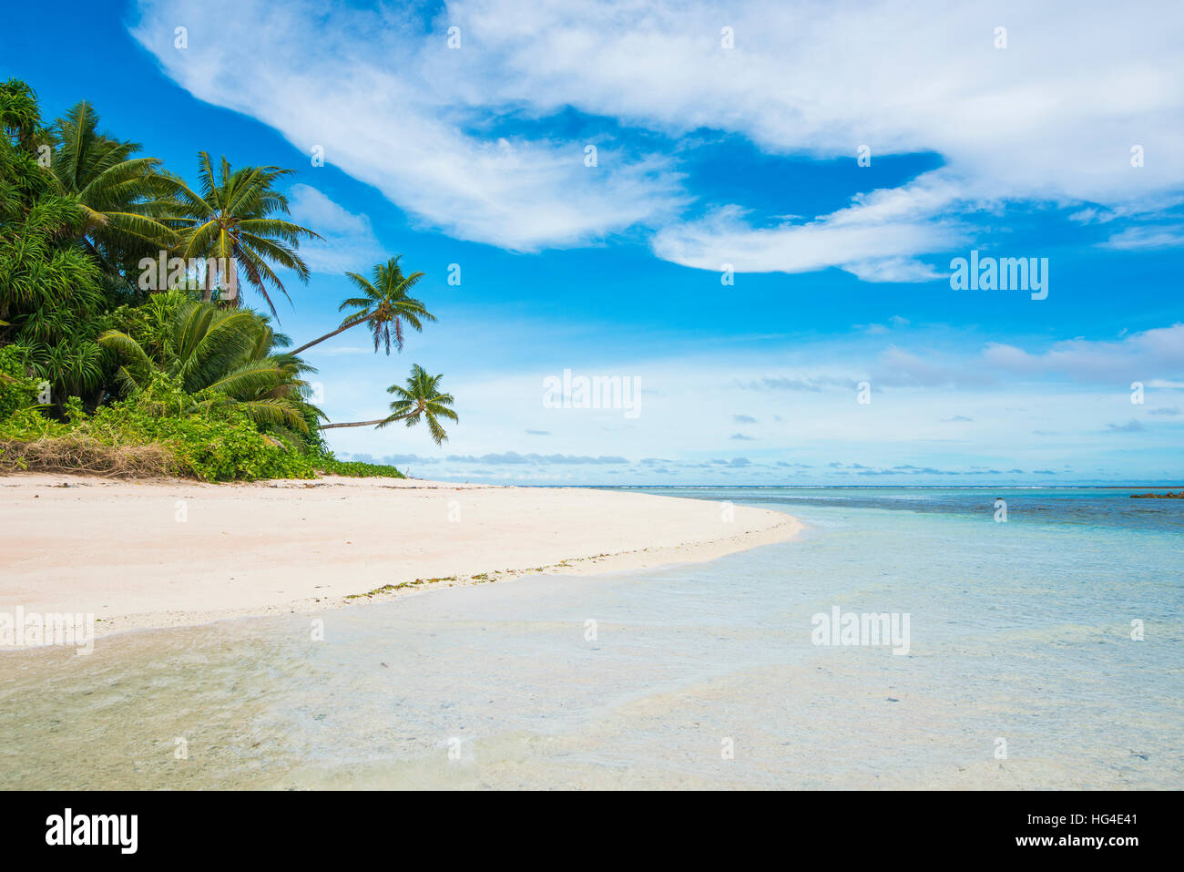 Plage de sable blanc et eau turquoise, Marine National Park, Tuvalu, le Pacifique Sud Banque D'Images