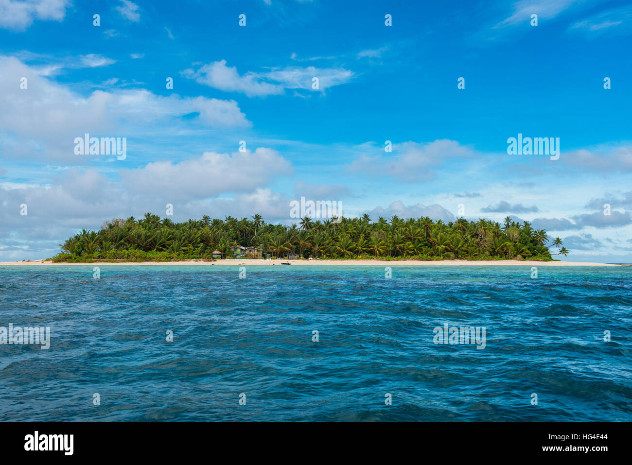 Plage de sable blanc et eau turquoise, Marine National Park, Tuvalu, le Pacifique Sud Banque D'Images