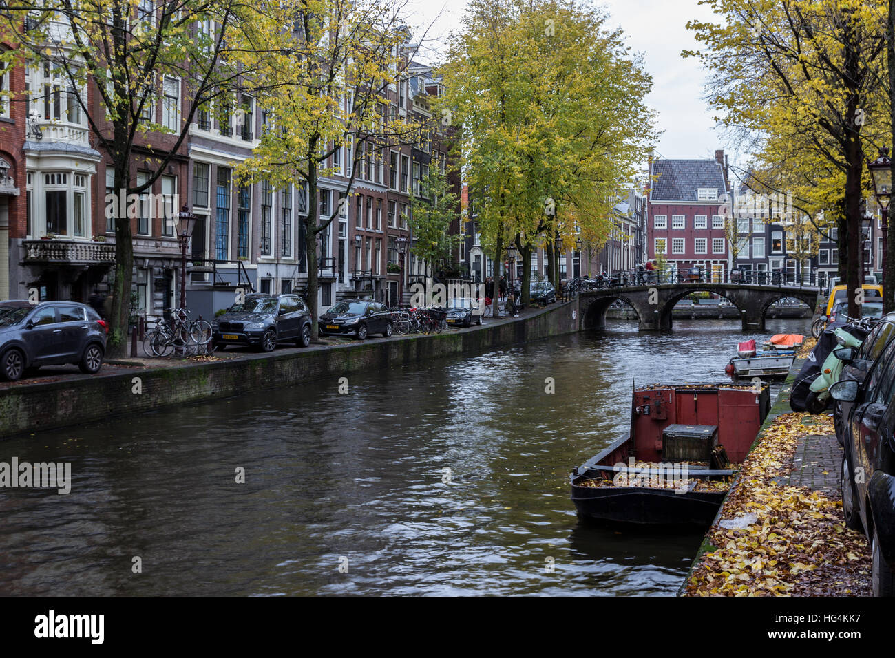 Du canal d'Amsterdam, à l'automne Banque D'Images