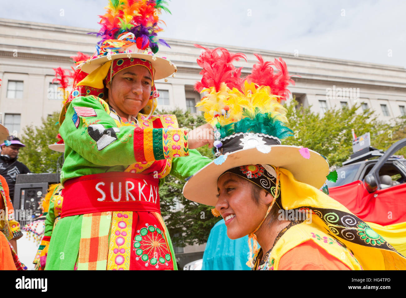 Des danseurs traditionnels Tinku bolivien à Latino Festival - Washington, DC USA Banque D'Images