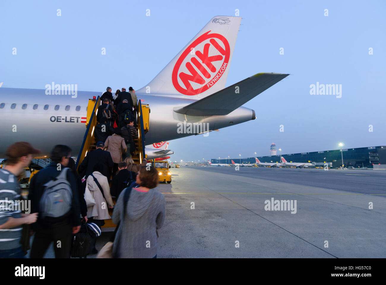 Schwechat : avion de la compagnie aérienne NIKI à l'aéroport de Vienne, Donau, Niederösterreich, Autriche, Basse Autriche Banque D'Images