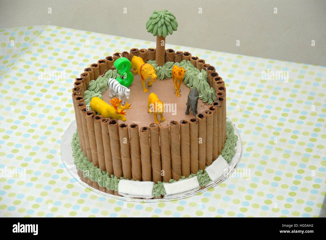 Gateau D Anniversaire A Theme Et Creer Des Animaux Zoo Photo Stock Alamy Gateau D Anniversaire A Theme Et Creer Des Animaux Zoo Photo Stock Alamy