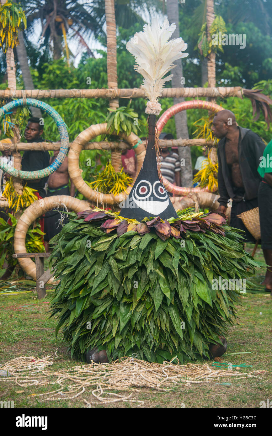 Homme masqué traditionnel lors d'une cérémonie de la mort tabou, East New Britain, Papouasie-Nouvelle-Guinée, du Pacifique Banque D'Images
