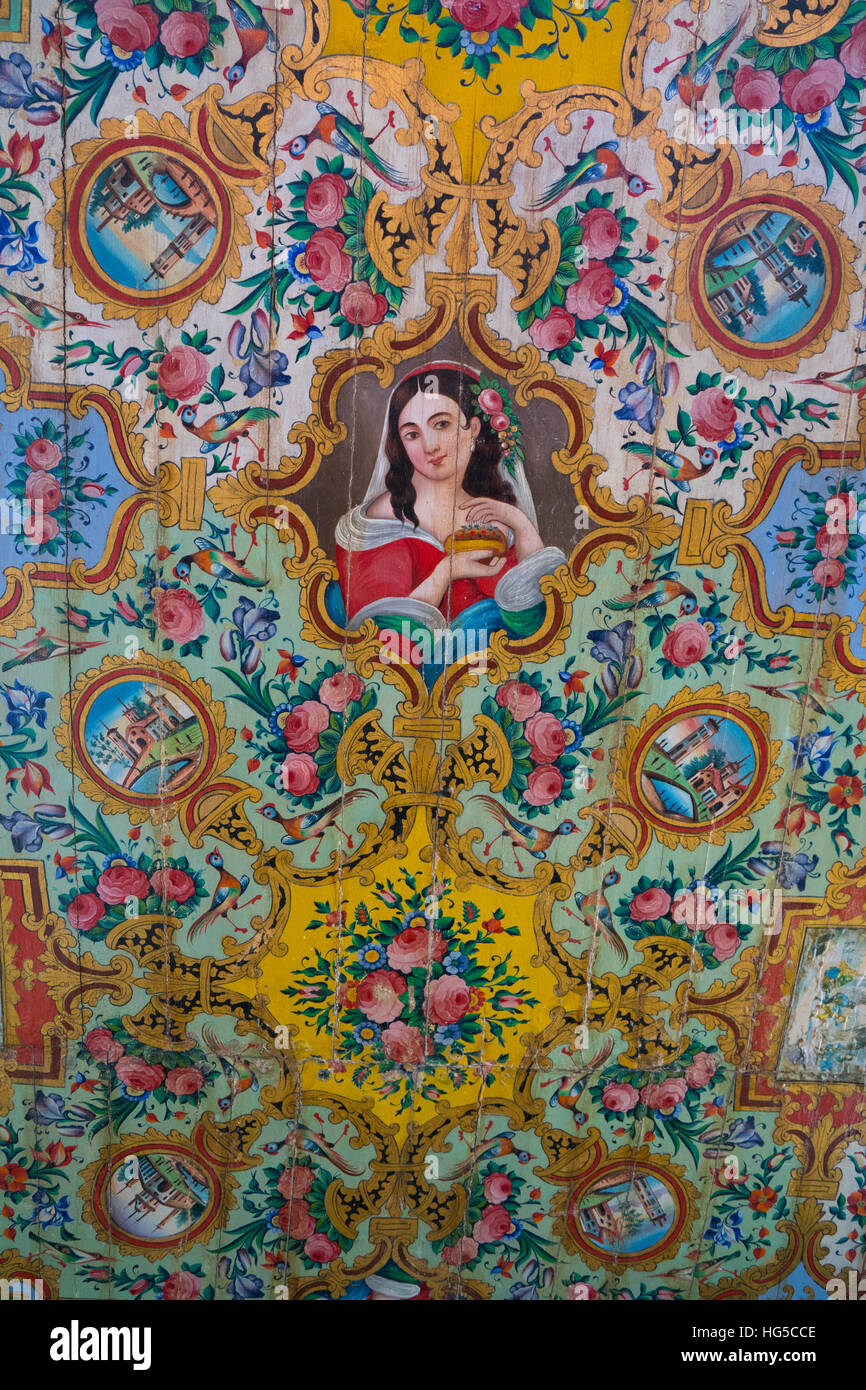 Boiseries peintes sur le plafond, pavillon, Bagh-e Narajestan (Jardin d'agrumes), Shiraz, Iran, Moyen-Orient Banque D'Images