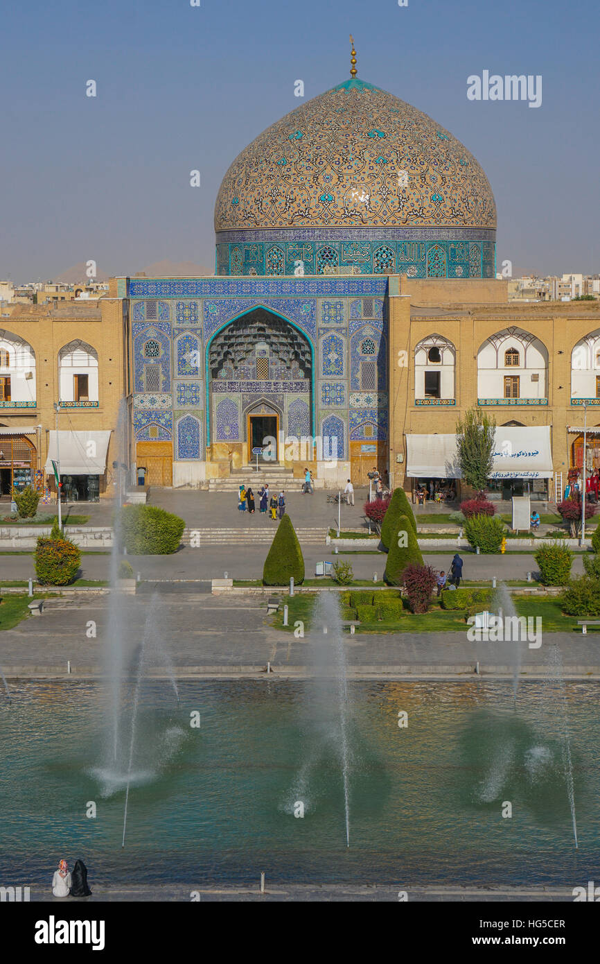 Voir l'ensemble de Naqsh-e (imam) Square de Palais Ali Qapu cheik Lotfollah mosquée, en face de l'UNESCO, Isfahan, Iran, Moyen-Orient Banque D'Images
