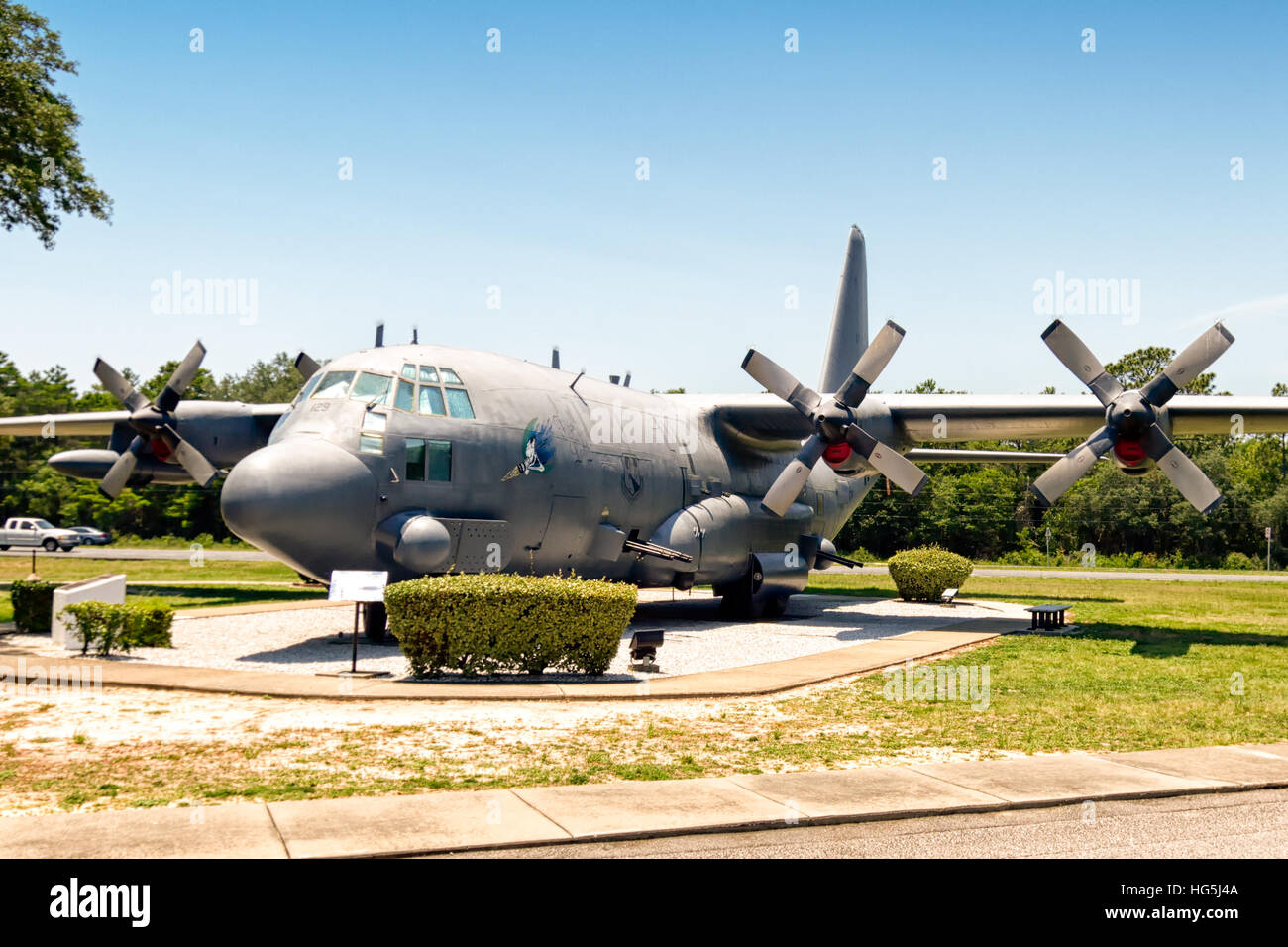 Le Lockheed AC-130A spectre, un C-130 Hercules modifié, a été retiré du Musée de l'armement de la Force aérienne après avoir servi dans des opérations spéciales. Le navire de combat était connu pour son armement lourd et ses opérations nocturnes. Banque D'Images