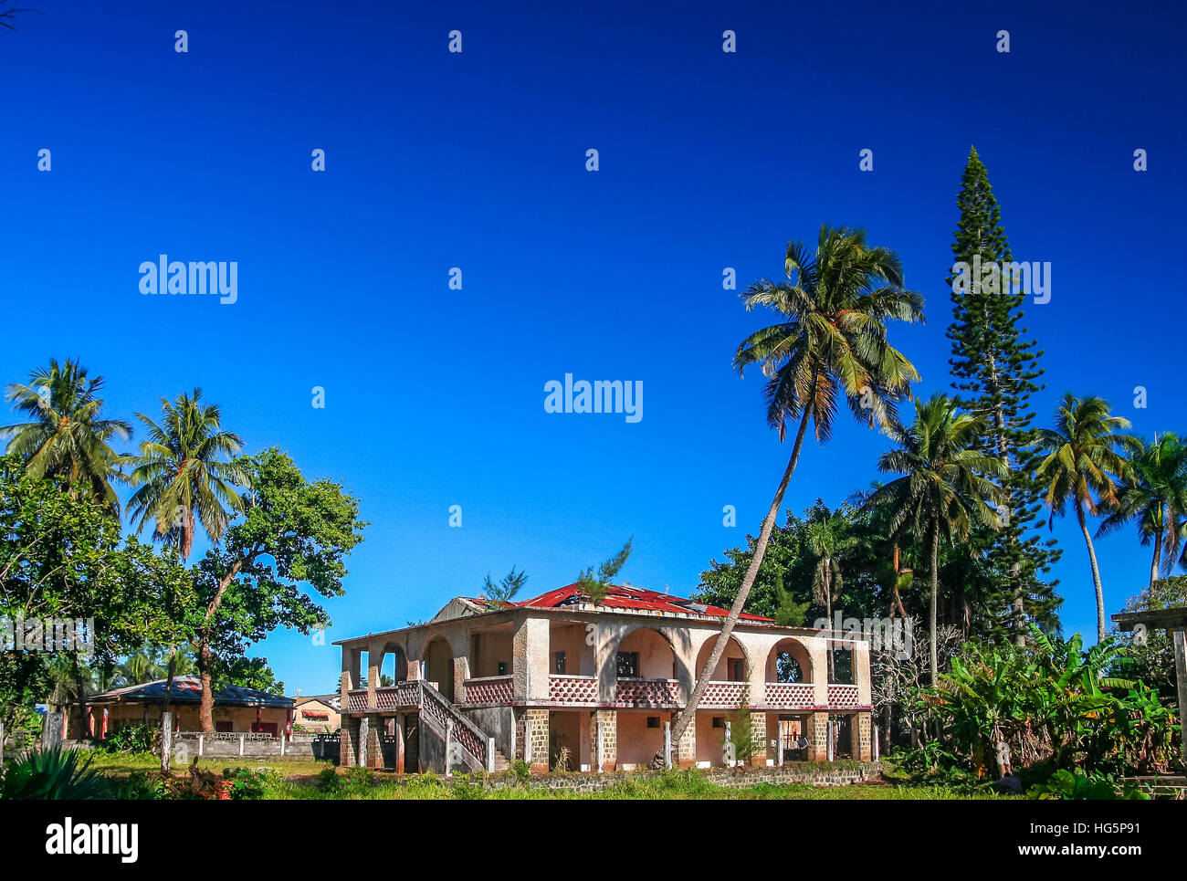 Villa coloniale post abandonnés dans Manakra, est de Madagascar Banque D'Images