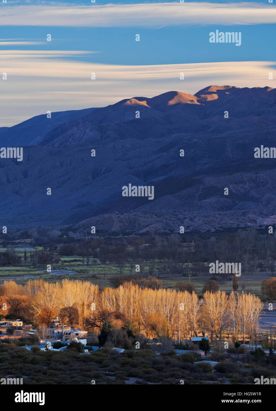 Argentine, Province de Jujuy, paysage de Humahuaca au coucher du soleil. Banque D'Images