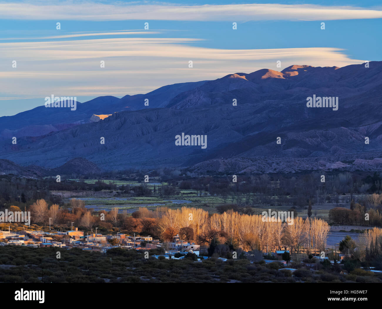 Argentine, Province de Jujuy, paysage de Humahuaca au coucher du soleil. Banque D'Images