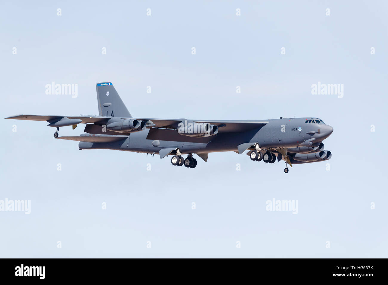 L'US Air Force UN B-52H Stratofortress se prépare pour l'atterrissage. Banque D'Images