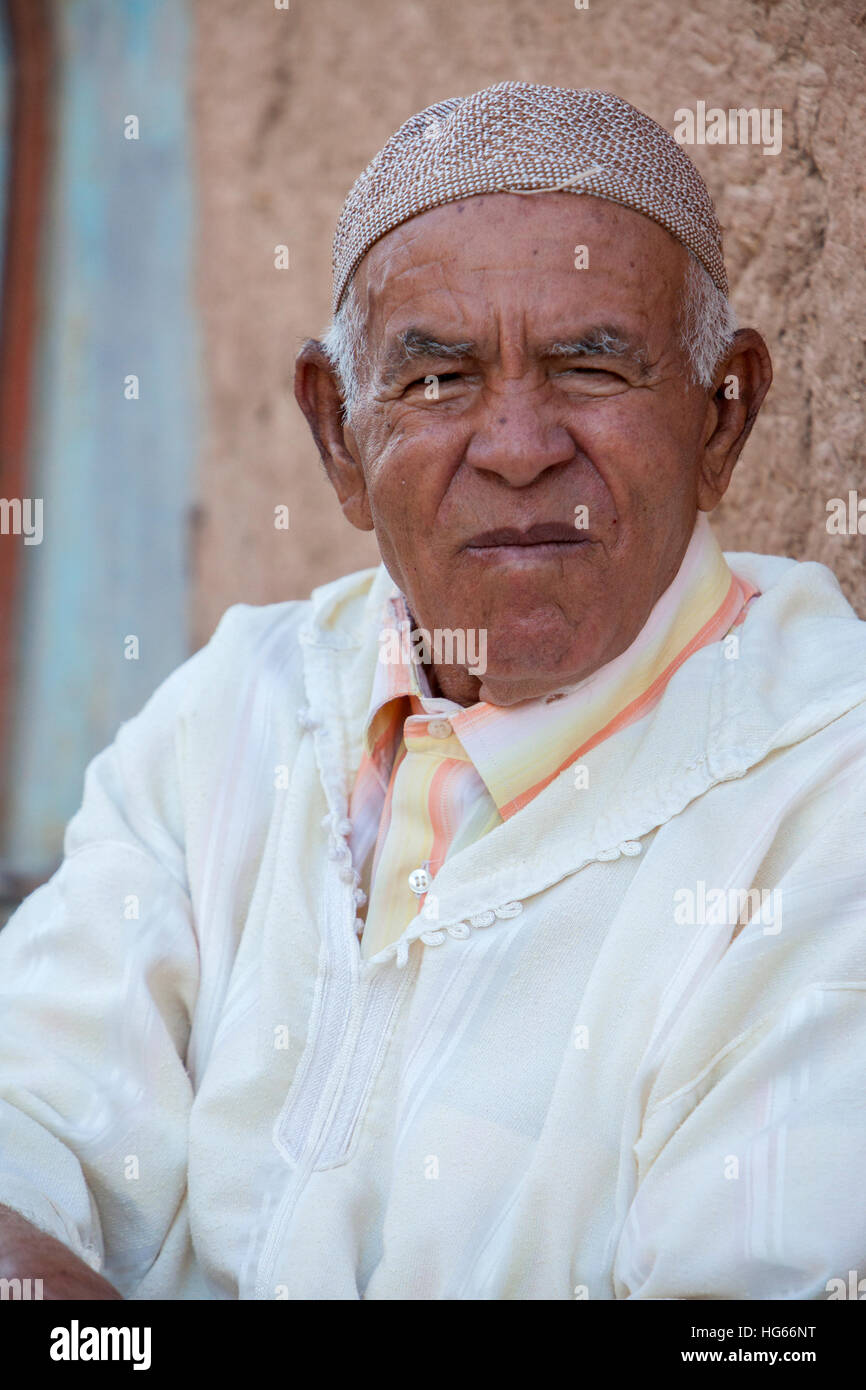 Elkhorbat, Maroc. Personnes âgées berbère Amazigh Man. Banque D'Images