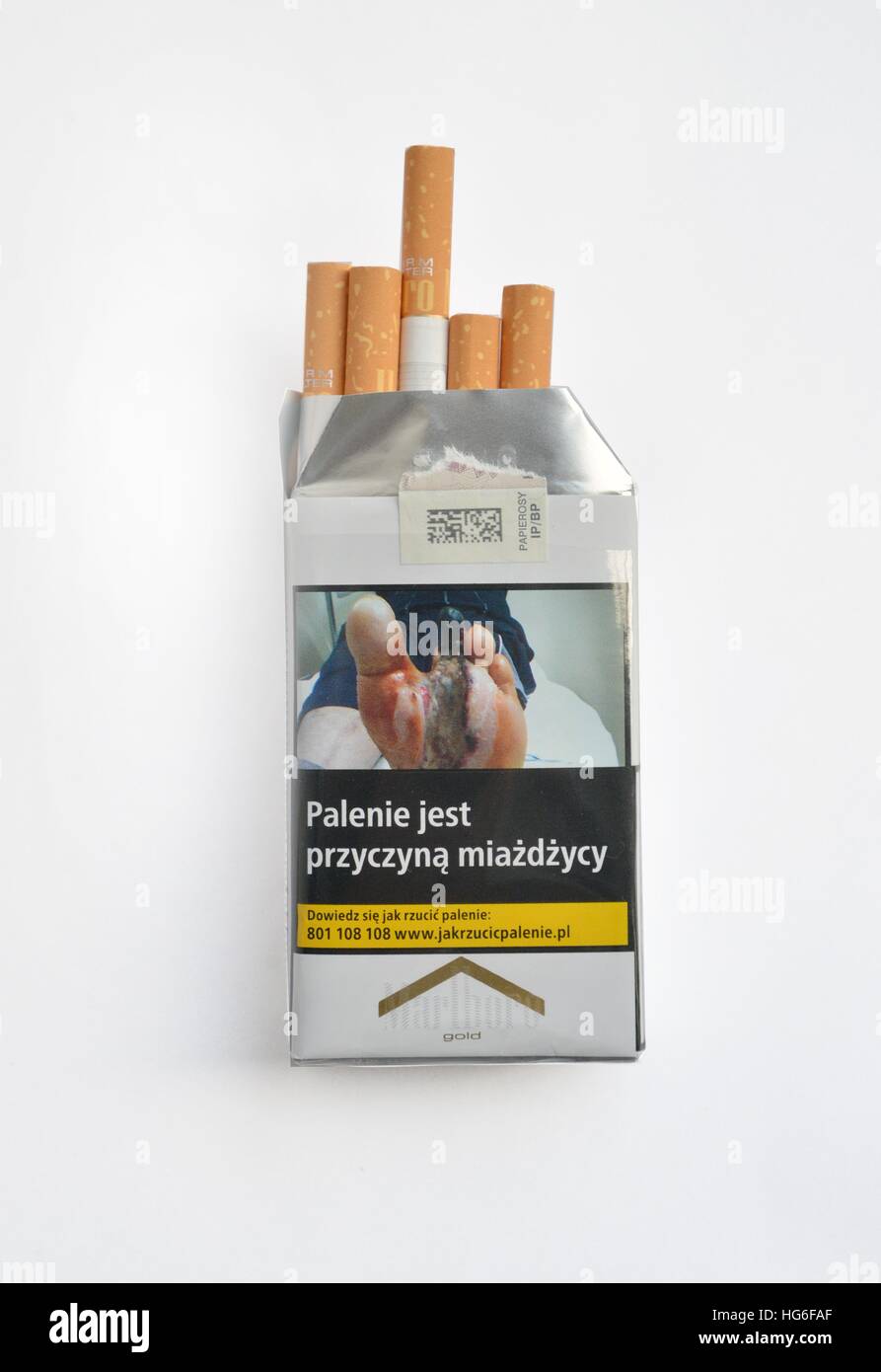 Des Images Graphiques Apparaissent Sur Les Paquets De Cigarettes Pour Les Fumeurs De Choc Et Les Decourager De Fumer Du Tabac Photos Prises Le 5 Janvier 17 A Varsovie Pologne Le Slogan