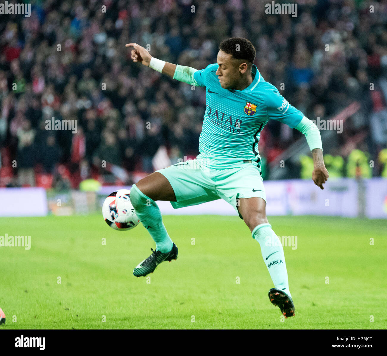 Bilbao, Espagne. 5 janvier, 2017. Neymar Jr. (marche avant, FC Barcelone) en action pendant le match de foot de coupe du roi espagnol entre Athletic Club et le FC Barcelone à San Mames Stadium le 5 janvier 2017 à Bilbao, en Espagne. ©david Gato/Alamy Live News Banque D'Images