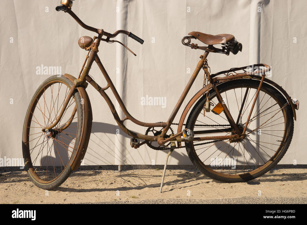 vieux v lo rouill Photo Stock Alamy