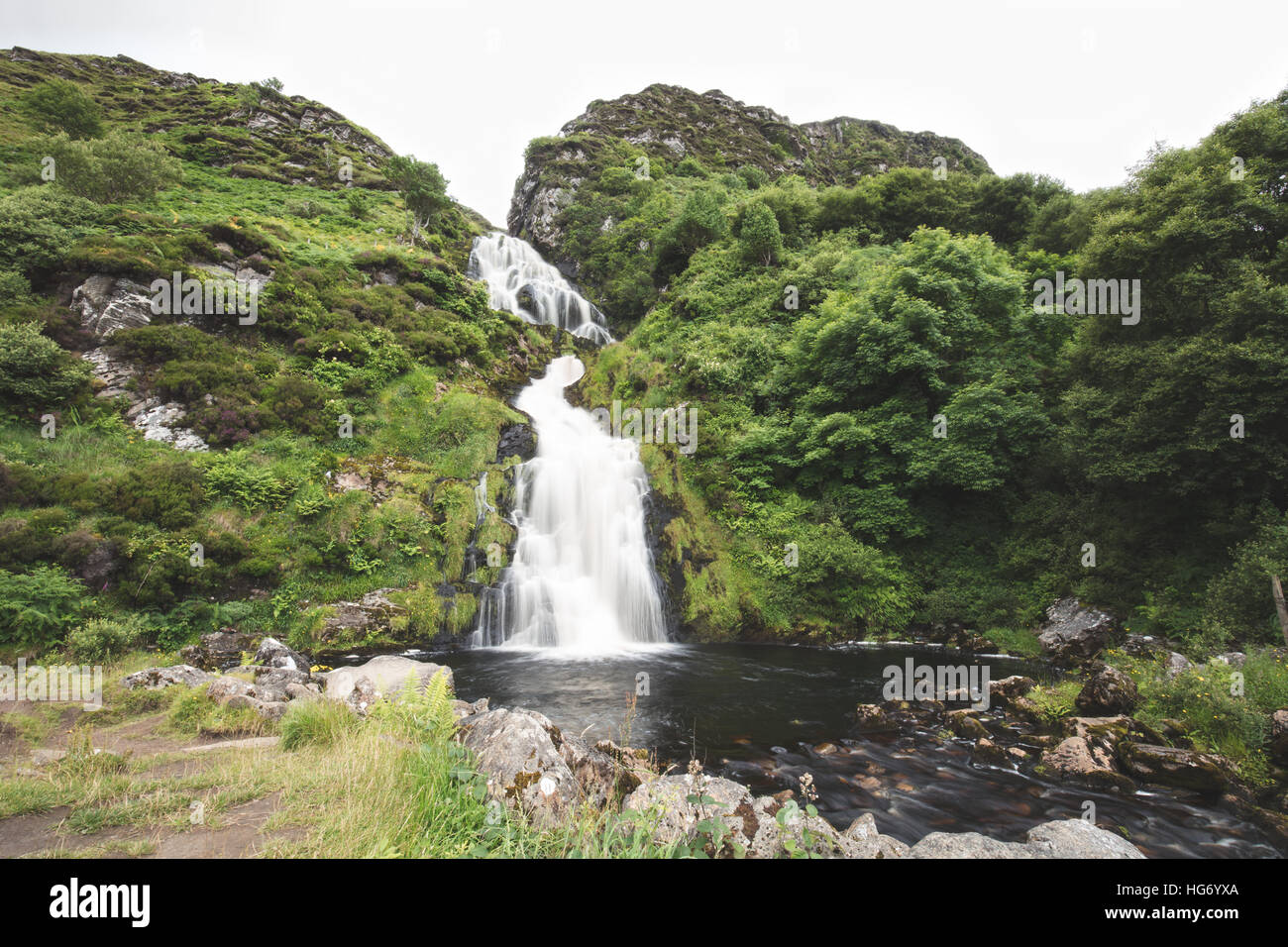 Assarancagh Cascade, Adara. Le comté de Donegal, Irlande / Assarnacally Waterfall Banque D'Images