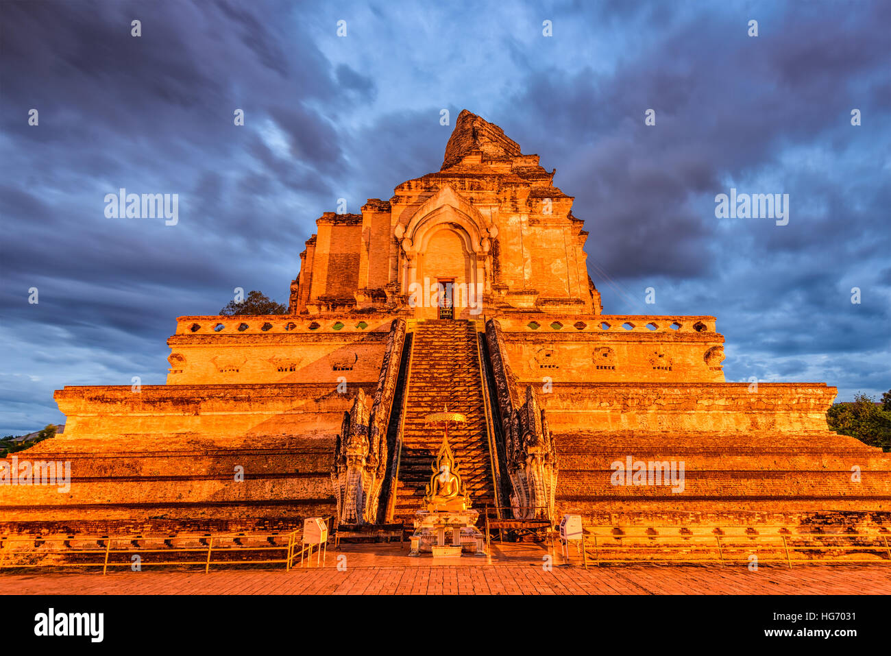 Wat Chedi Luang à Chiang Mai, Thaïlande. Banque D'Images