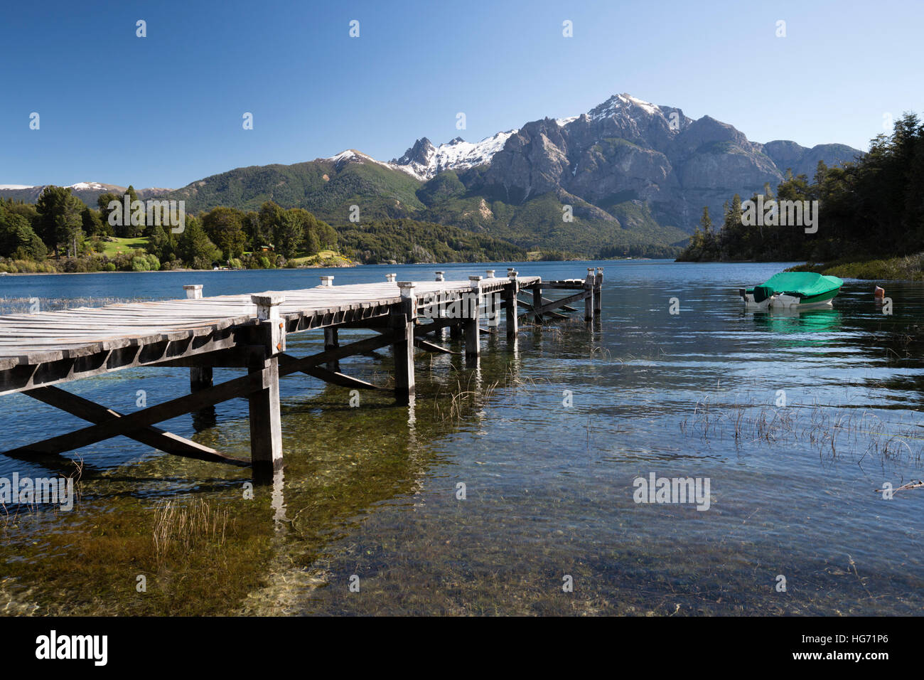 Pier et des Andes sur le lac Glacier Perito Moreno, Llao Llao, Bariloche, Parc National Nahuel Huapi, le Lake District, l'Argentine Banque D'Images