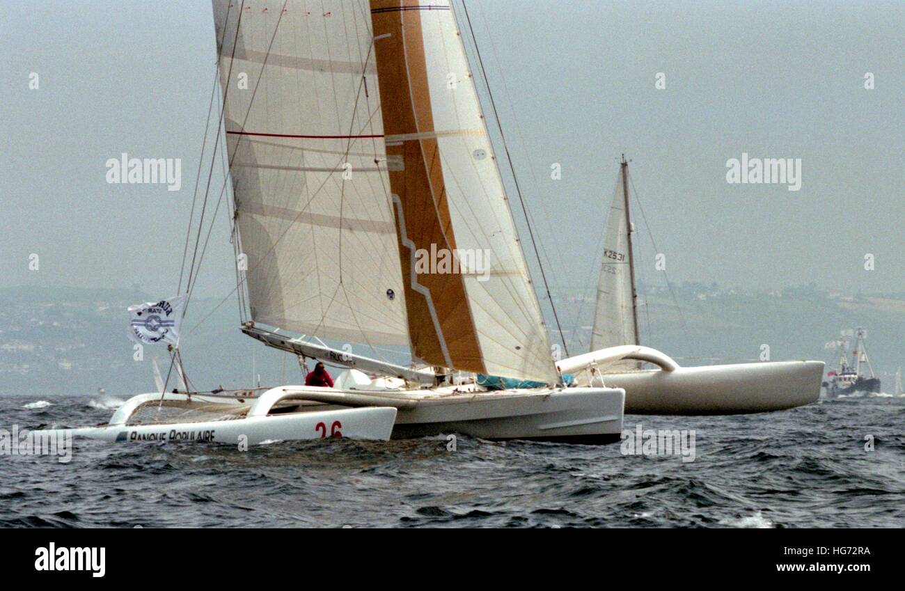 AJAXNETPHOTO. Juin 7th, 1992. PLYMOUTH, en Angleterre. - EUROPE 1 STAR - course transatlantique en solitaire de Francis Joyon YACHTSMAN FRANÇAIS - SKIPPÉ LE 60FT TRIMARAN BANQUE POPULAIRE À 3E PLACE À LA FINALE. PHOTO:JONATHAN EASTLAND/AJAX REF:920706 2 8A Banque D'Images
