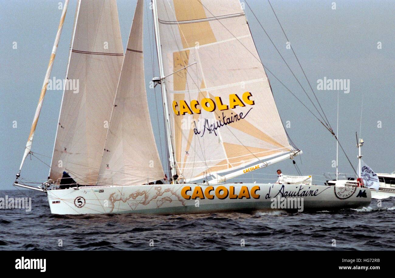 AJAXNETPHOTO. Juin 7th, 1992. PLYMOUTH, en Angleterre. - EUROPE 1 étoiles -une seule course transatlantique en français - 60FT MONOCOQUE CACOLAC ENTRÉE D'AQUITAINE skippé par Yves PARLIER AU DÉBUT placé 6ème AU CLASSEMENT GÉNÉRAL DE LA FINALE. PHOTO:JONATHAN EASTLAND/AJAX REF:920706 2  13A Banque D'Images