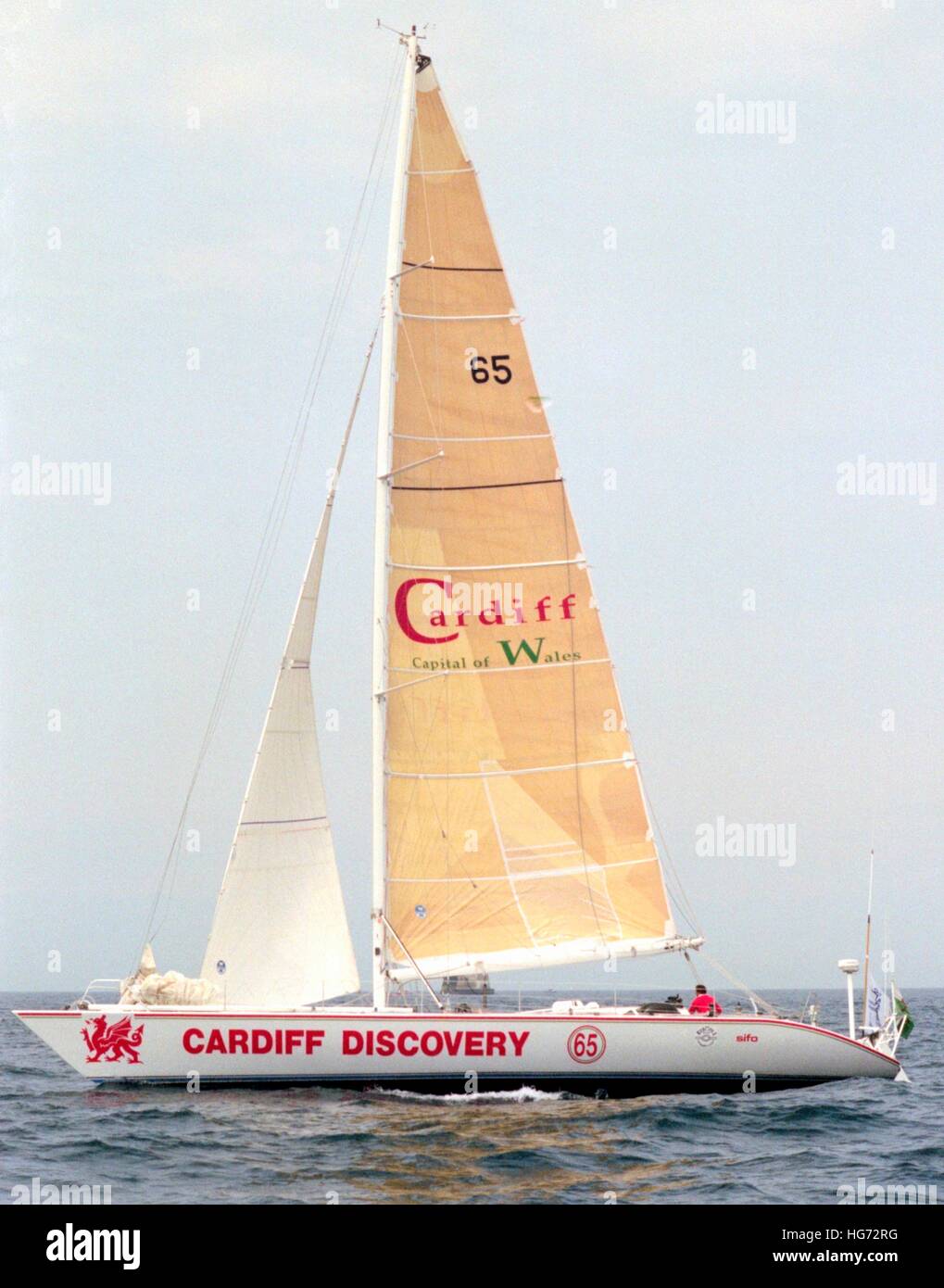 AJAXNETPHOTO. Juin 7th, 1992. PLYMOUTH, en Angleterre. - EUROPE 1 STAR - course transatlantique en solitaire en monocoque - 60 ENTRÉE DÉCOUVERTE CARDIFF SKIPPÉ PAR ALAN WYNNE-THOMAS. PHOTO:JONATHAN EASTLAND/AJAX REF:920706 2 34 A Banque D'Images