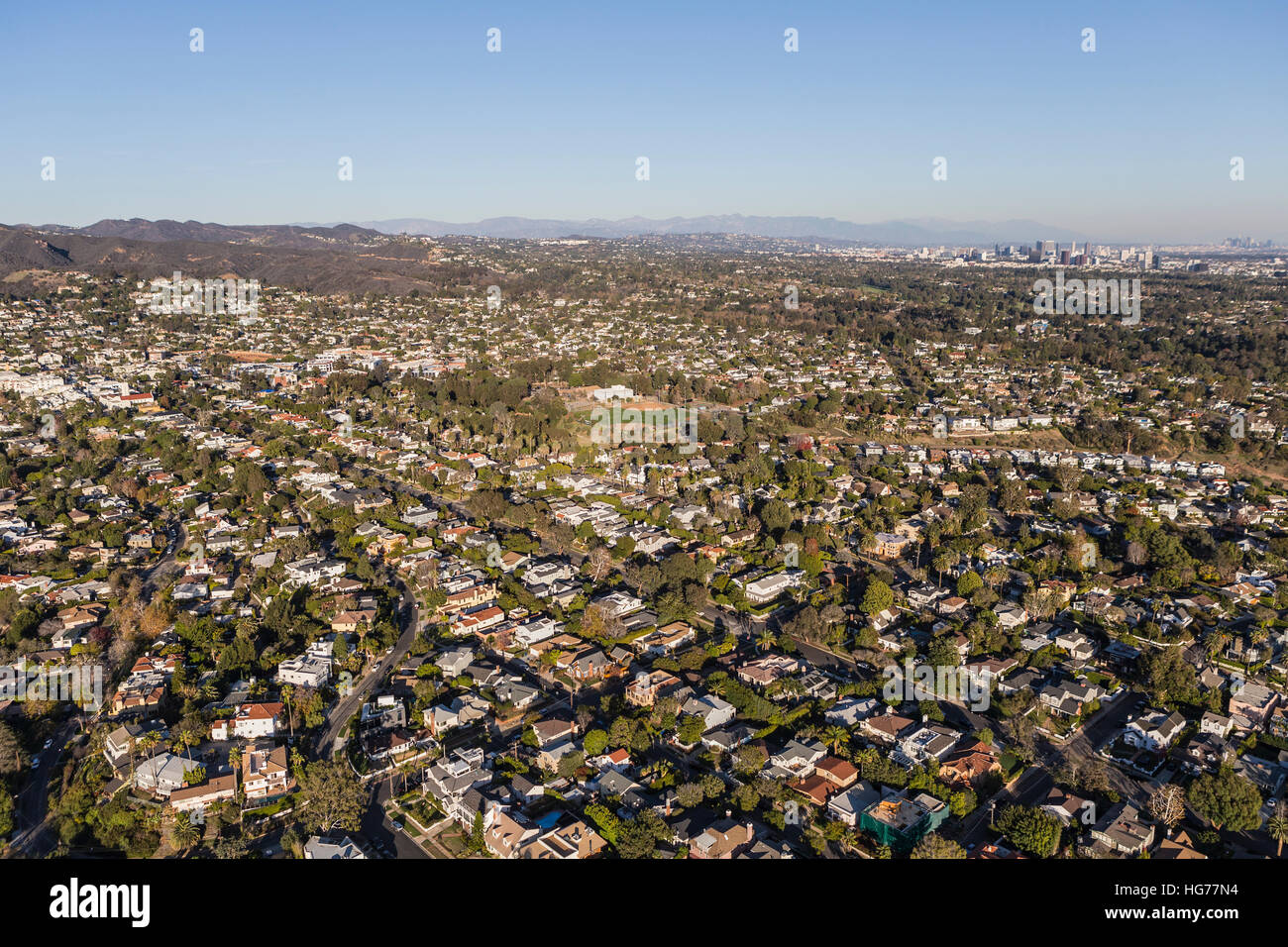 Vue aérienne de Pacific Palisades et à l'ouest des quartiers de Los Angeles en Californie du Sud. Banque D'Images