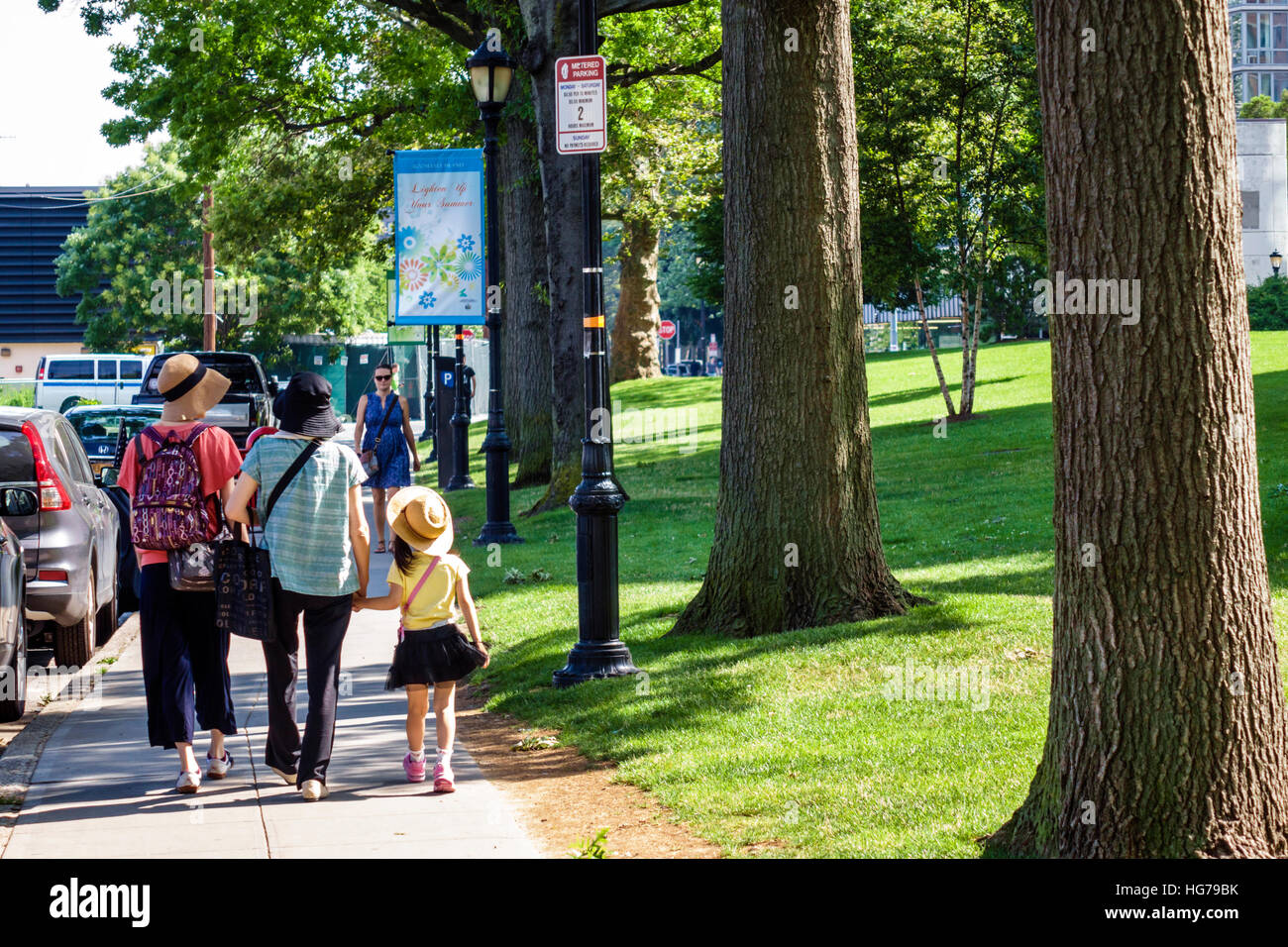New York City,NY NYC,Roosevelt Island,West Road,Asian Asians ethniquement immigrants minorités,adultes,femme femme femme dame,fille filles,youn Banque D'Images