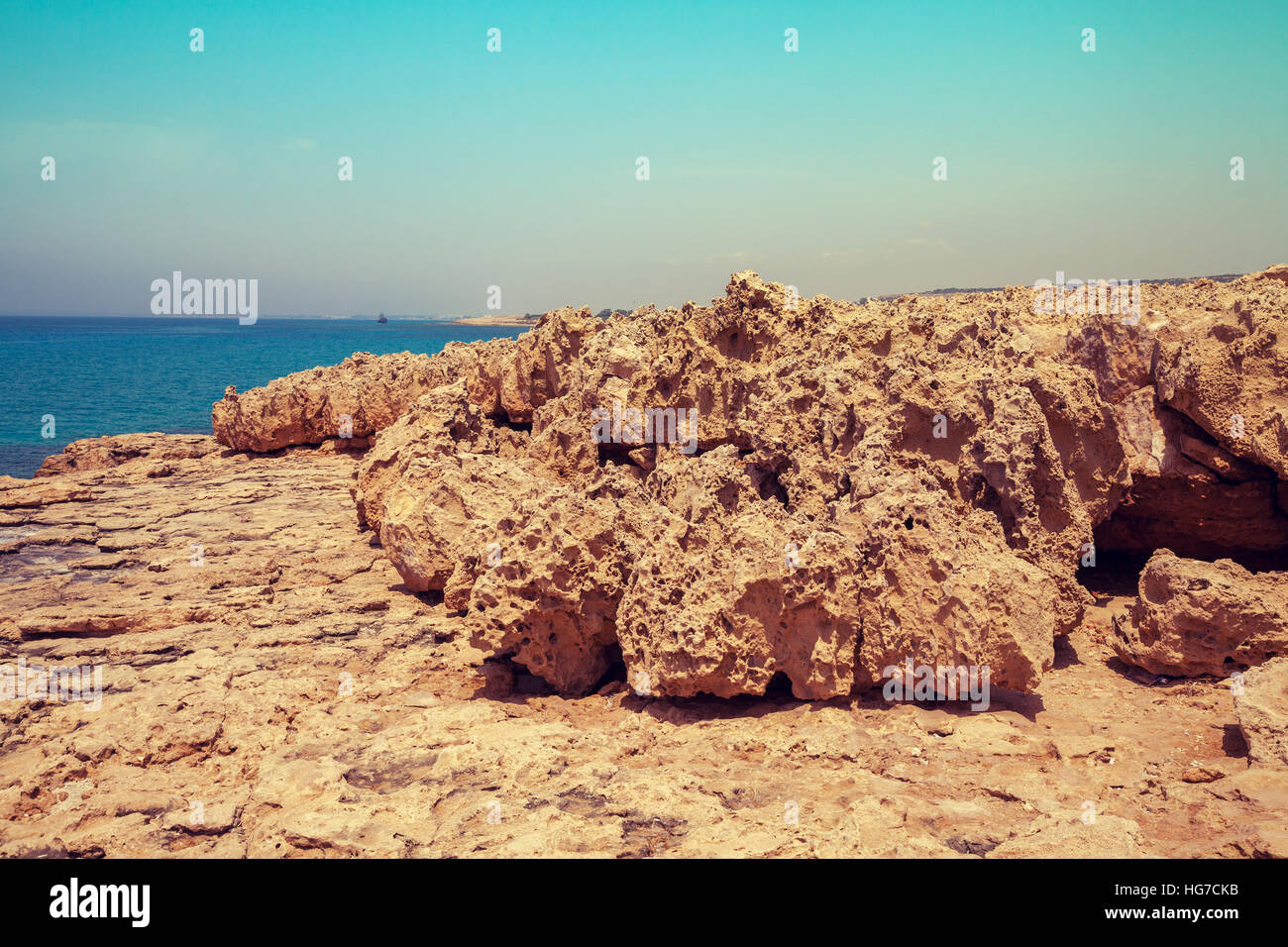 Mer plage rocheuse. Nature Chypre Banque D'Images