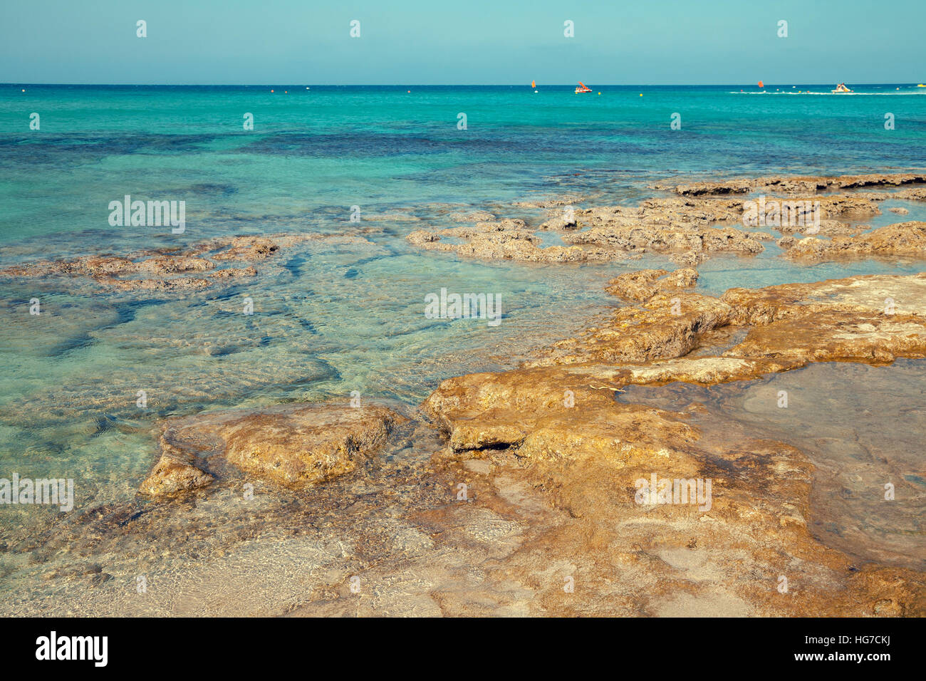 Mer plage rocheuse. Nature Chypre Banque D'Images