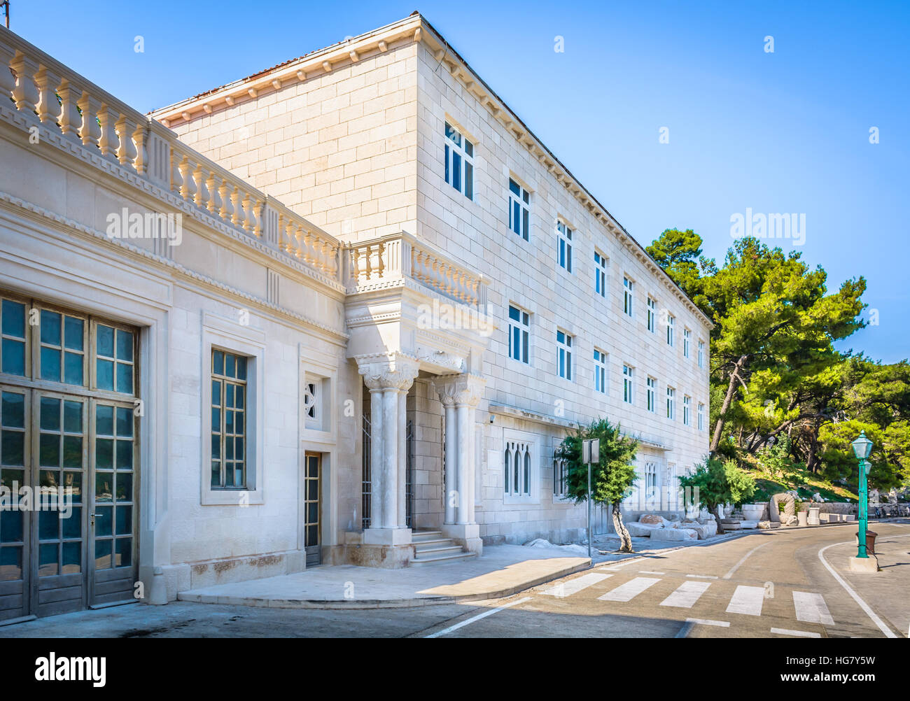 Tailleur de capacités dans Povlja, îles de la Croatie. Banque D'Images