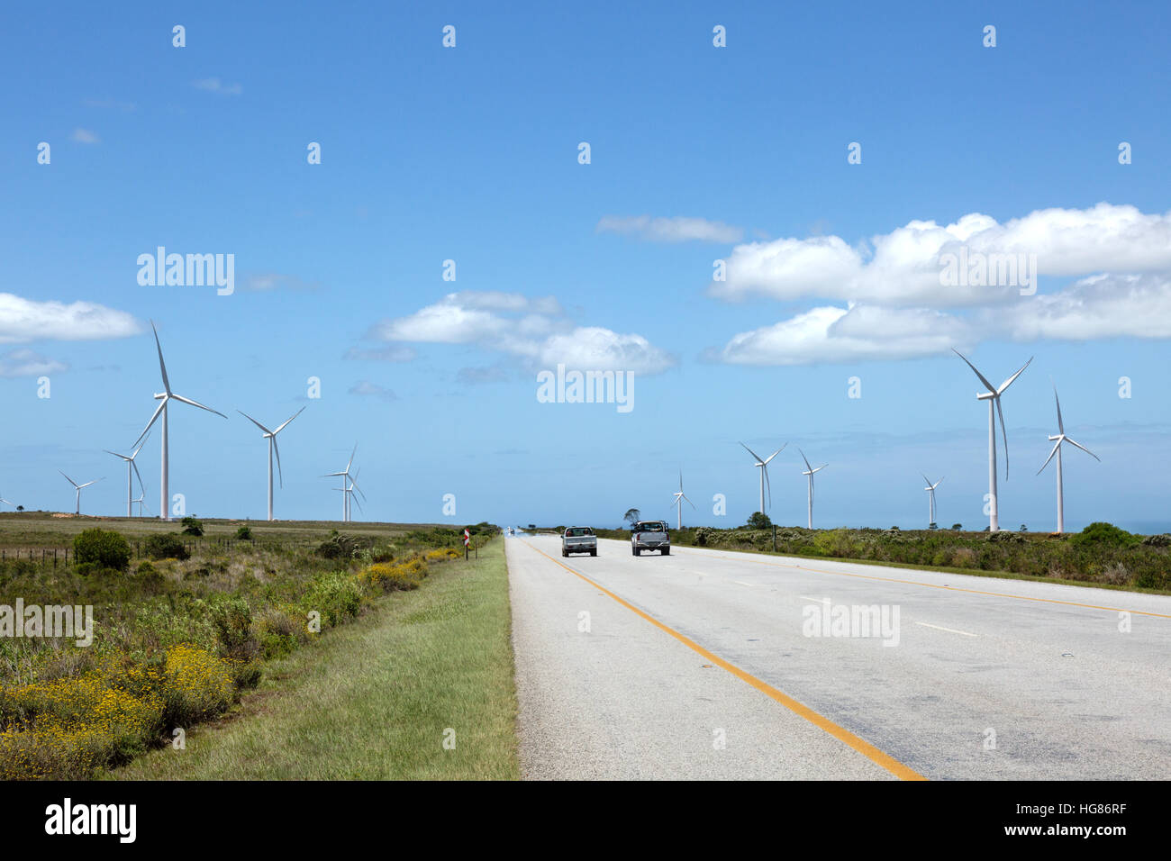 D'Éoliennes Les éoliennes par la route N2, Afrique du Sud Banque D'Images