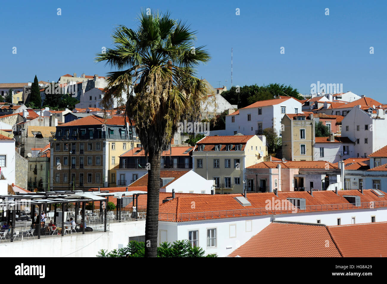 Restaurante Portas do Sol vue du miradouro Portas do Sol, Alfama, Lisboa, Lisbonne, Portugal Banque D'Images