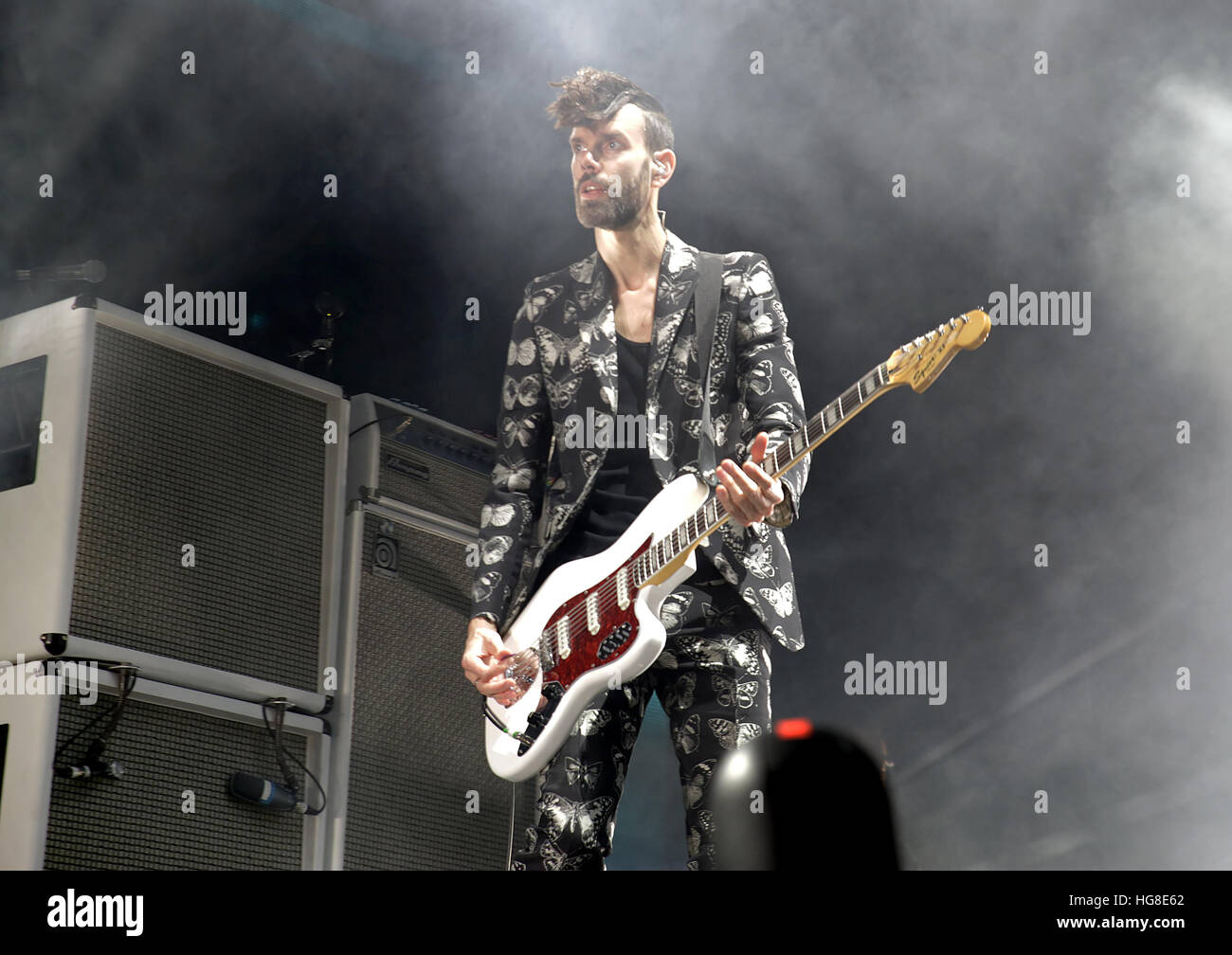 L'exécution de placebo à la Manchester Arena comprend : Placebo, Stefan Olsdal Où : Manchester, Royaume-Uni Quand : 05 déc 2016 Banque D'Images