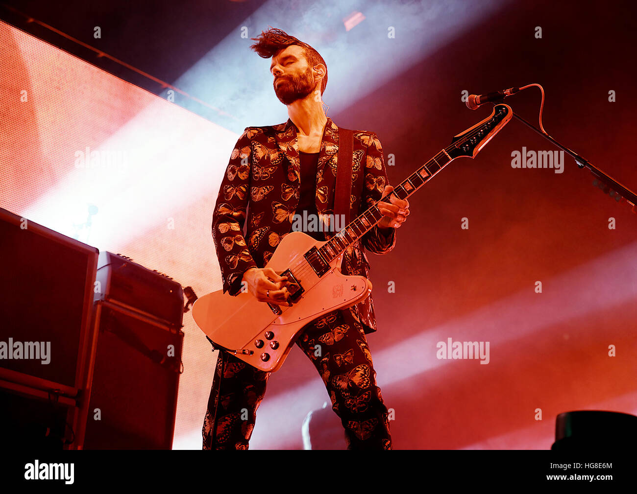 L'exécution de placebo à la Manchester Arena comprend : Placebo, Stefan Olsdal Où : Manchester, Royaume-Uni Quand : 05 déc 2016 Banque D'Images